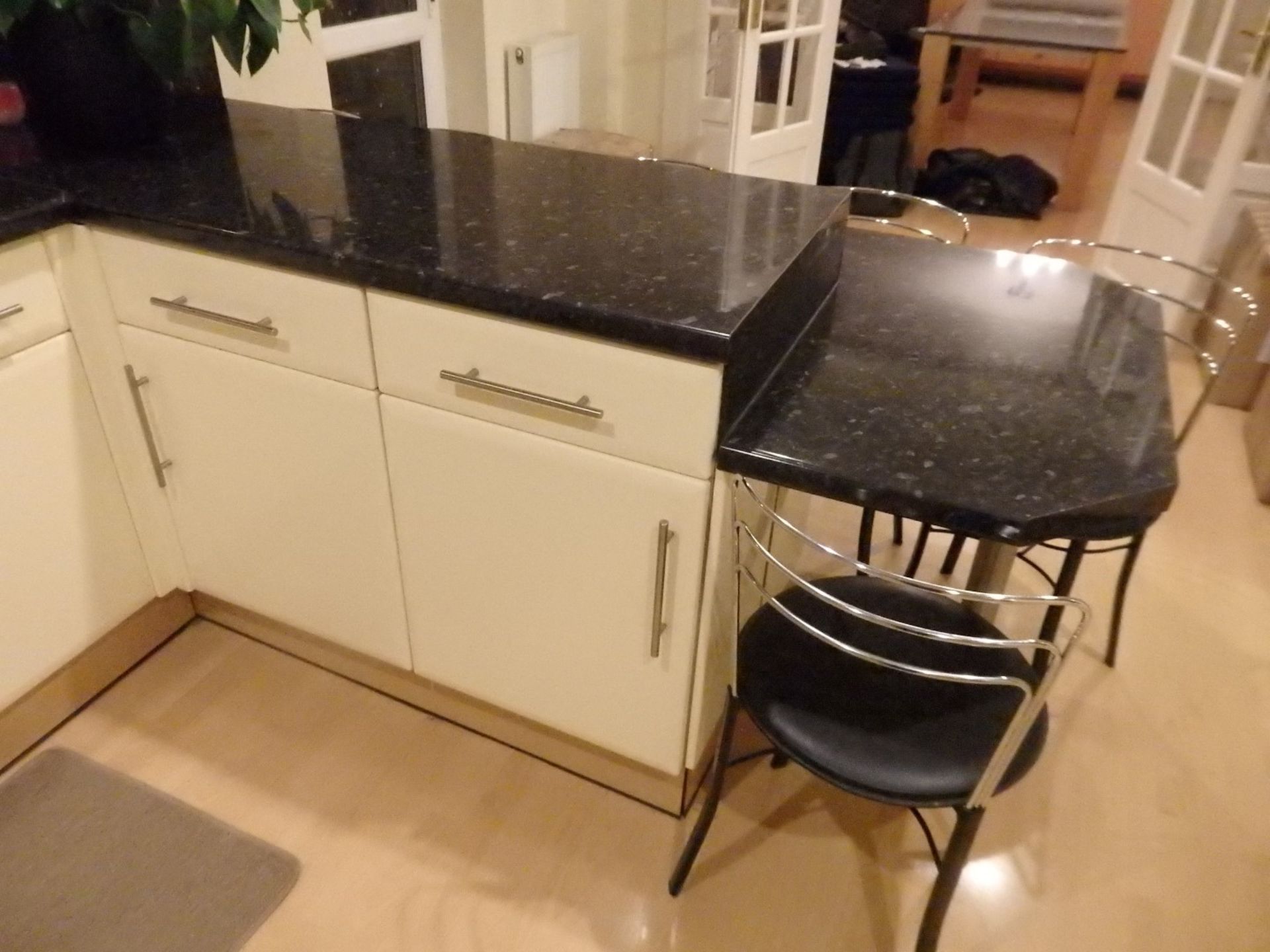 1 x Hygena Fitted Kitchen - Cream Gloss Doors With T Bar Handles - Black Granite Worktops - Bosch - Image 13 of 77