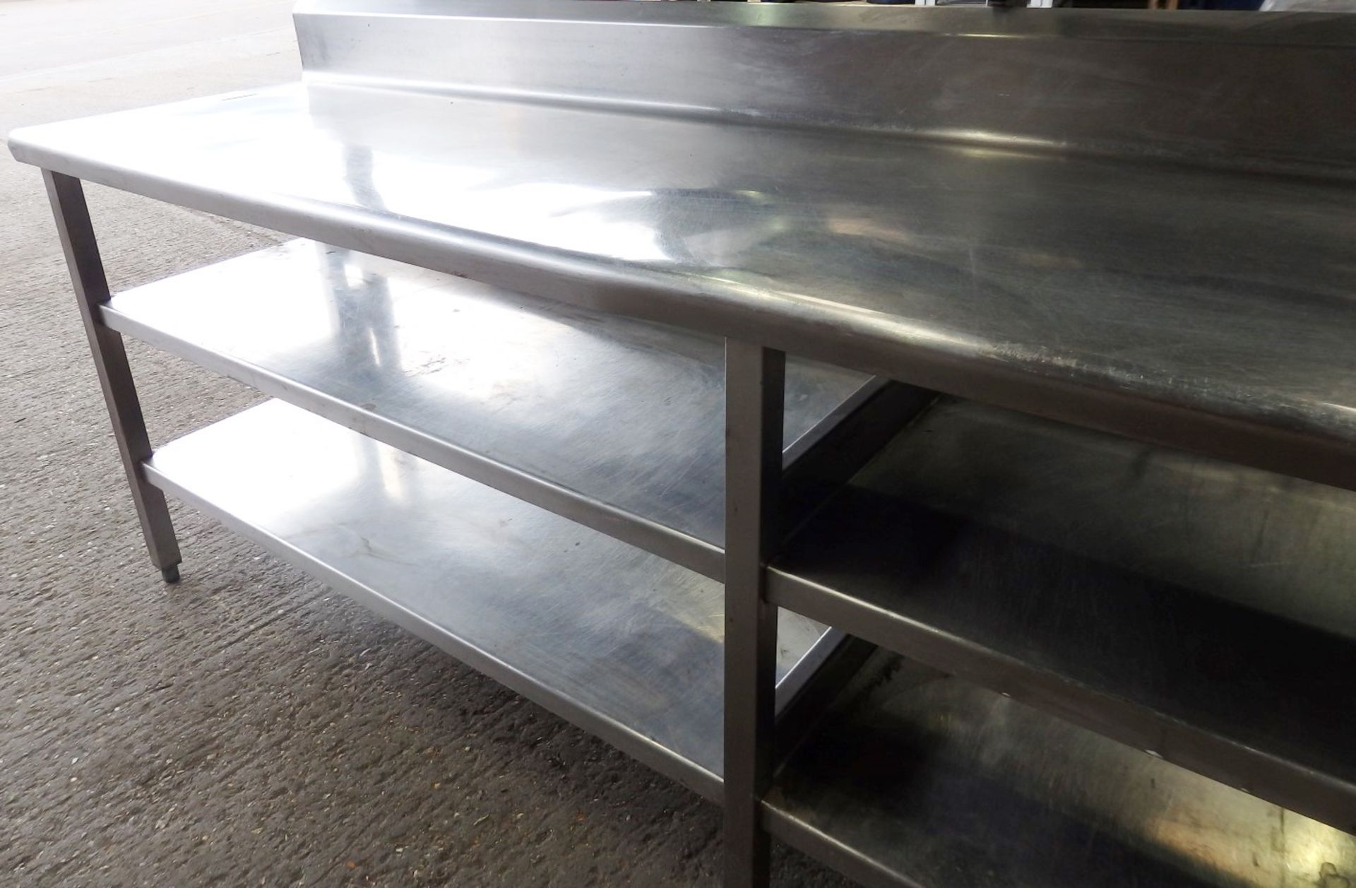 1 x Stainless Steel Commercial Kitchen Prep Bench With Undershelves and Overshelf - CL057 - H87/ - Image 4 of 6