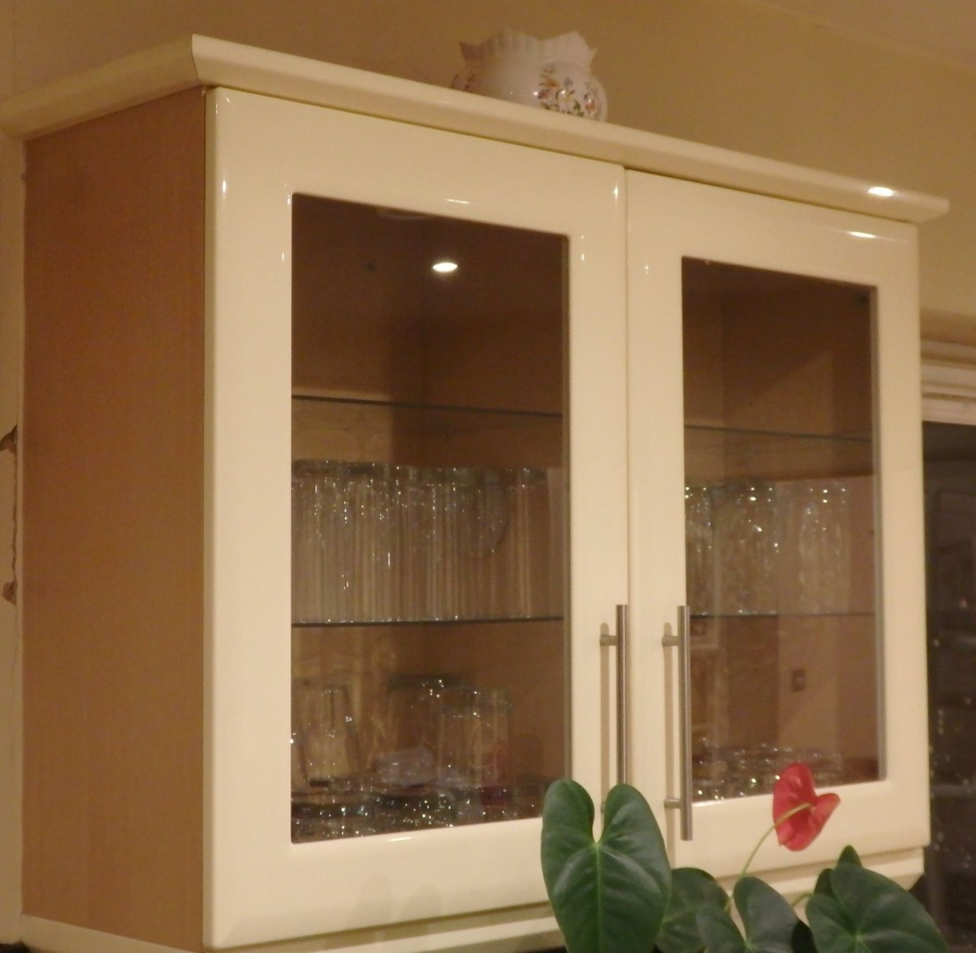 1 x Hygena Fitted Kitchen - Cream Gloss Doors With T Bar Handles - Black Granite Worktops - Bosch - Image 15 of 77