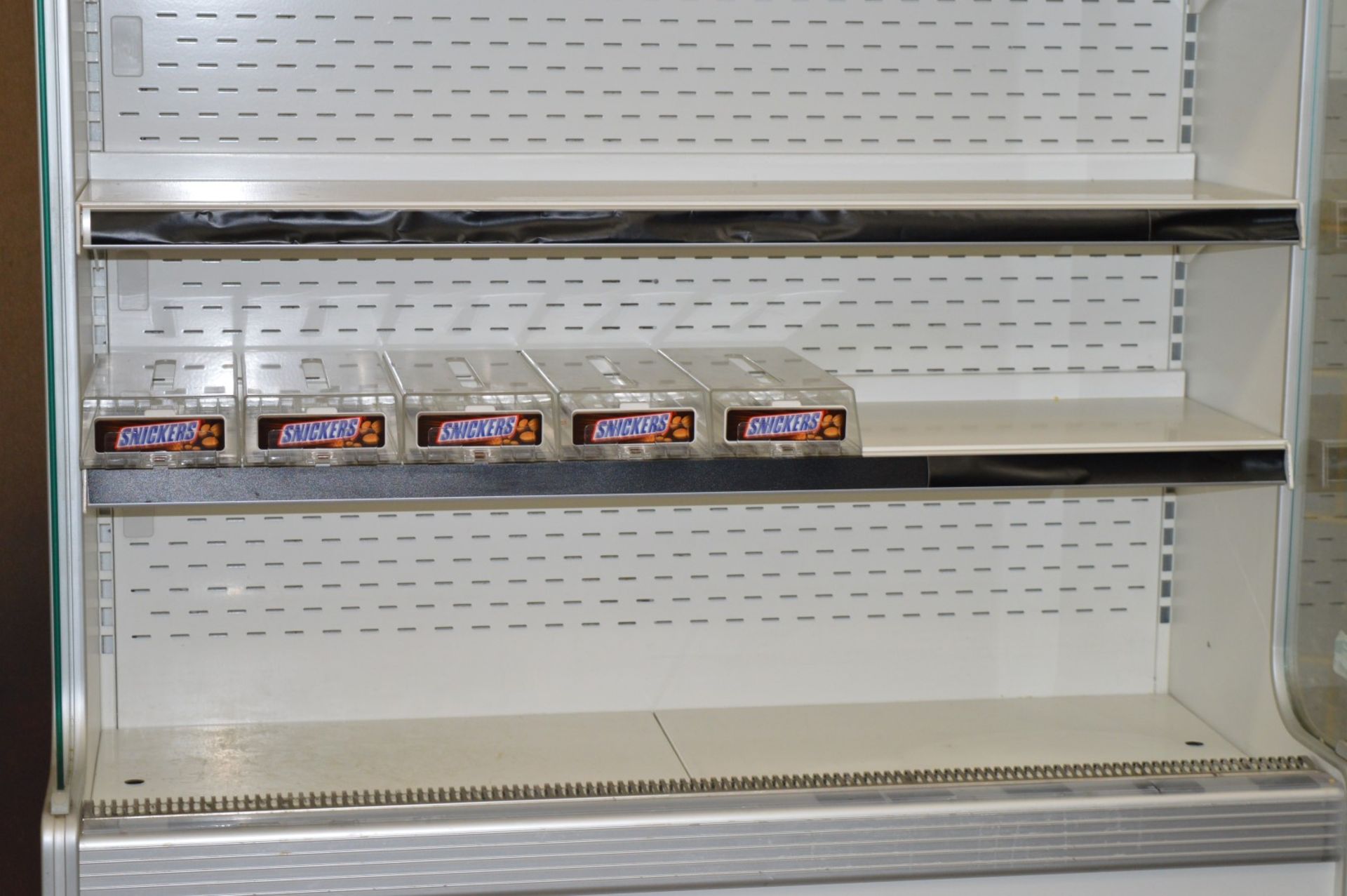 1 x Commercial Williams R125 Display Fridge With Chocolate Dispensers - Ideal For Sandwhich Shop - Image 5 of 10