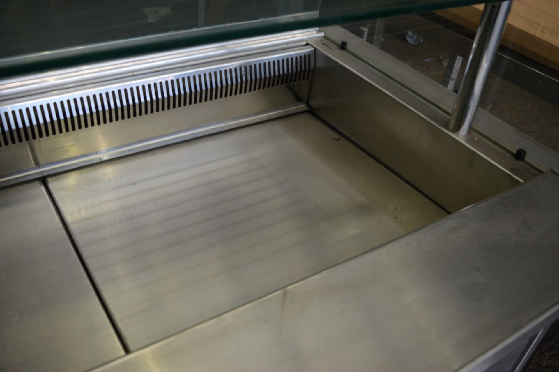 1 x Heated Deli Serving Counter - Ideal For Pub Carvery, Canteens, All You Can Eat Restaurants, - Image 5 of 9