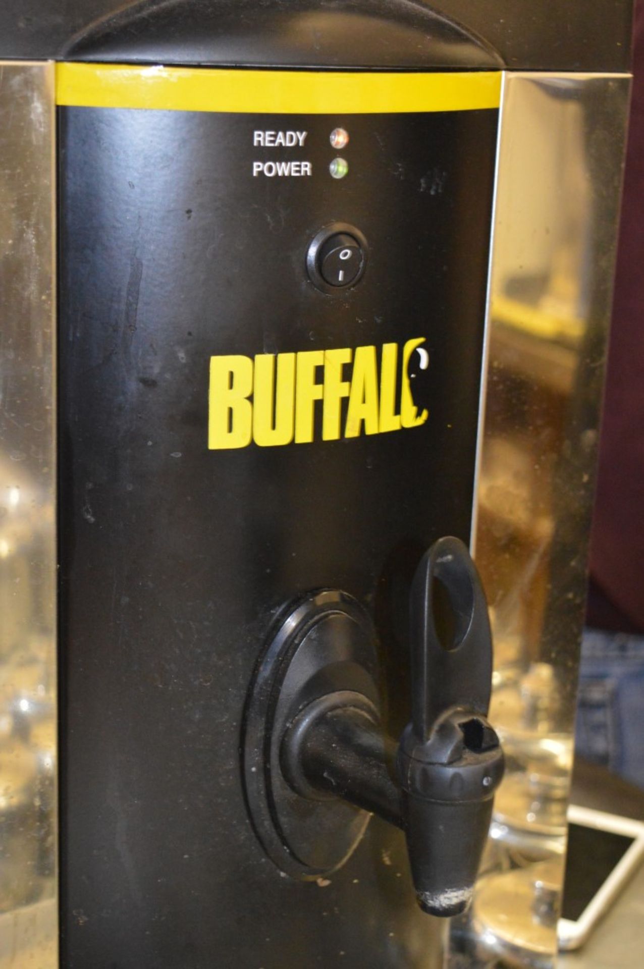 1 x Buffalo Auto Fill Counter Top Water Boiler - 10 Litre Capacity - Stainless Steel Exterior - 240v - Image 3 of 6