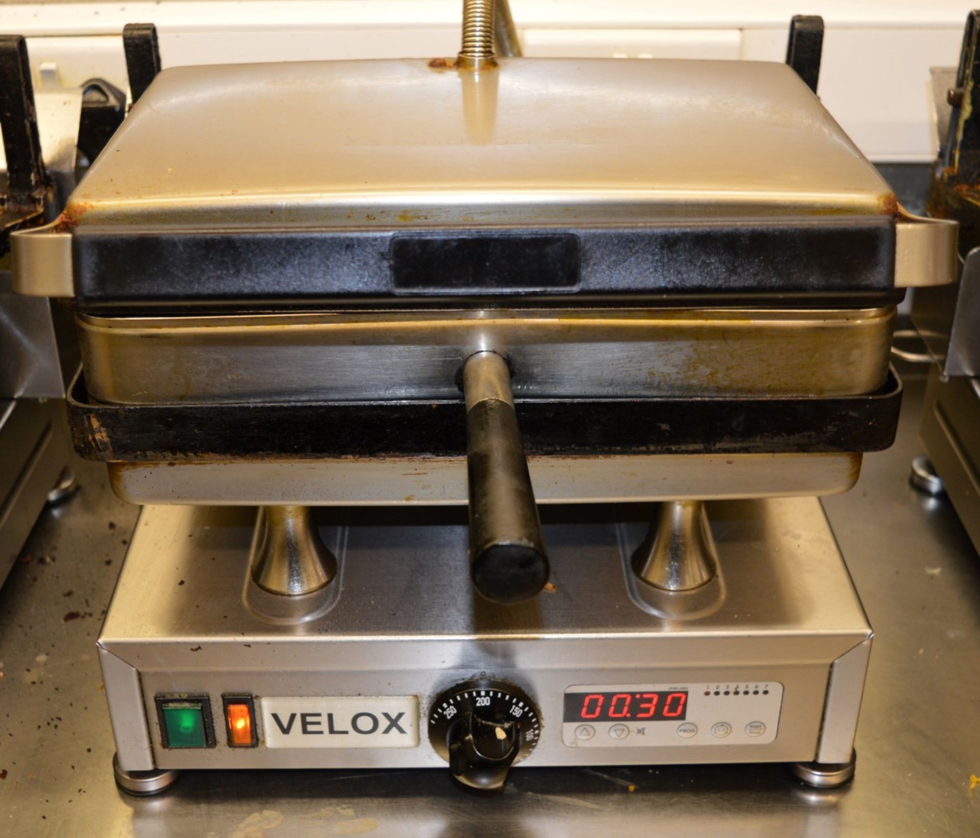 1 x Silesia Velox CG1 Single High Speed Contact Grill - Takes Just 6 Minutes to Reach Cooking - Image 2 of 4