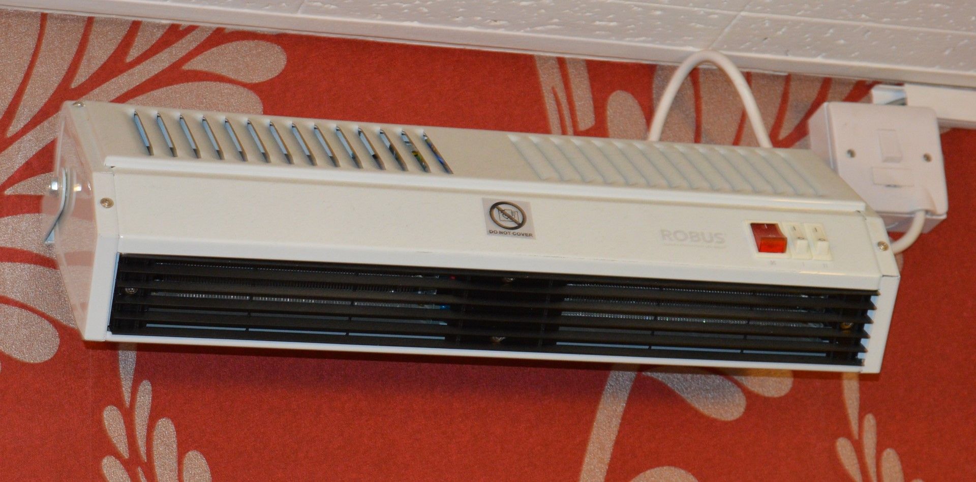 1 x Robus 3KW Air Curtain Heater - Perfect For Mounting Over Doors in Shops and Commercial