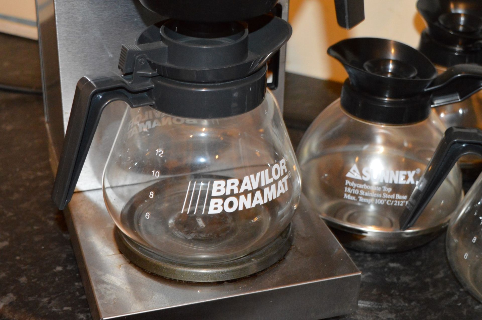 1 x Bravilor Bonamat Novo 2 Commercial Coffee Filter Machine With Four Coffee Jugs - Stainless Steel - Image 4 of 5