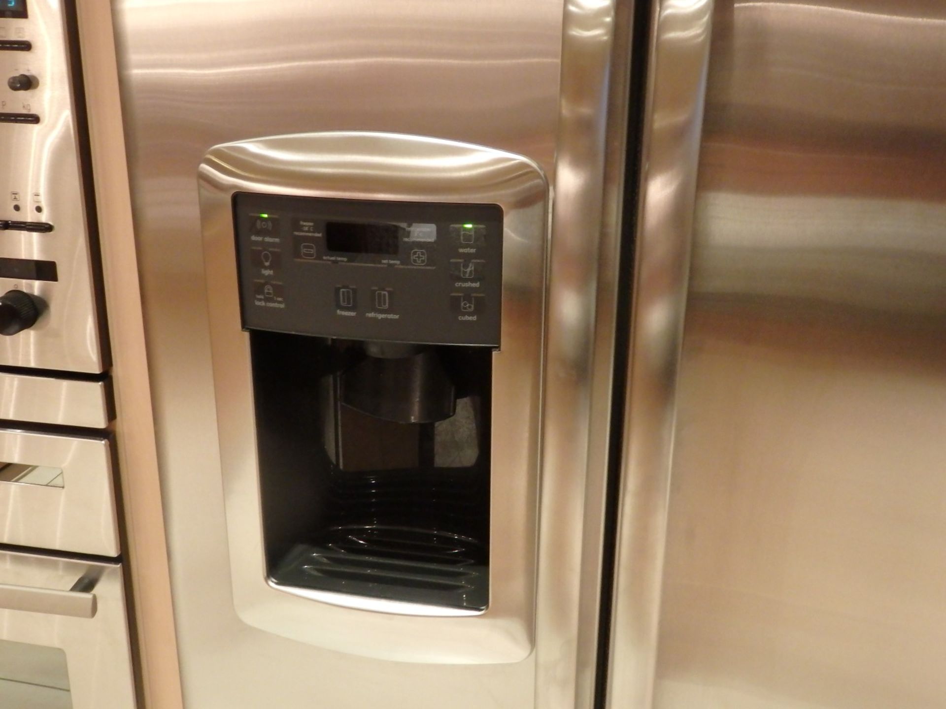 1 x Siematic Fitted Kitchen With Beech Shaker Style Doors, Granite Worktops, Central Island and - Image 98 of 151