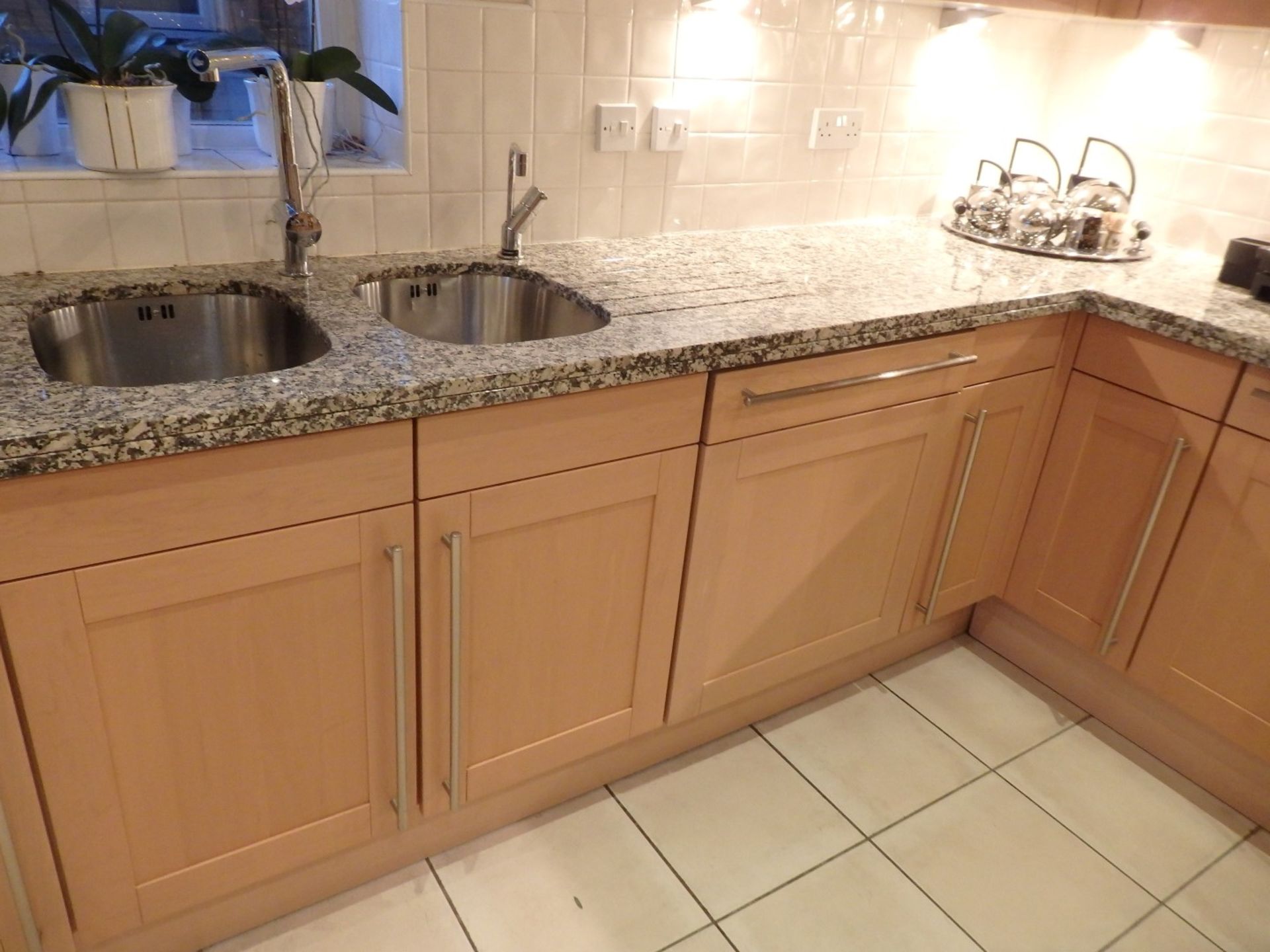 1 x Siematic Fitted Kitchen With Beech Shaker Style Doors, Granite Worktops, Central Island and - Image 7 of 151