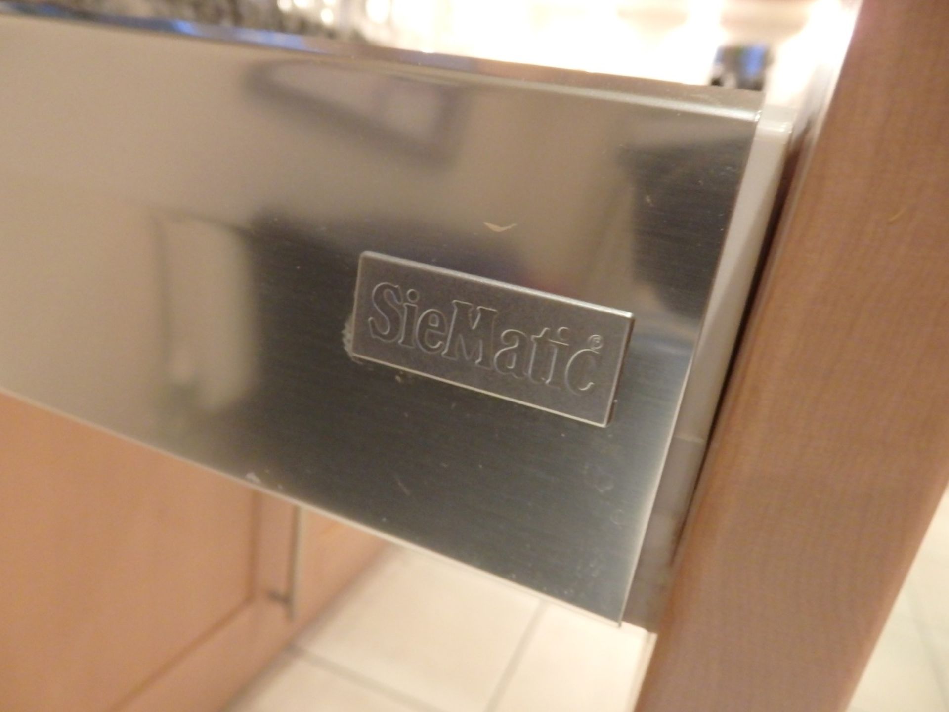 1 x Siematic Fitted Kitchen With Beech Shaker Style Doors, Granite Worktops, Central Island and - Image 19 of 151