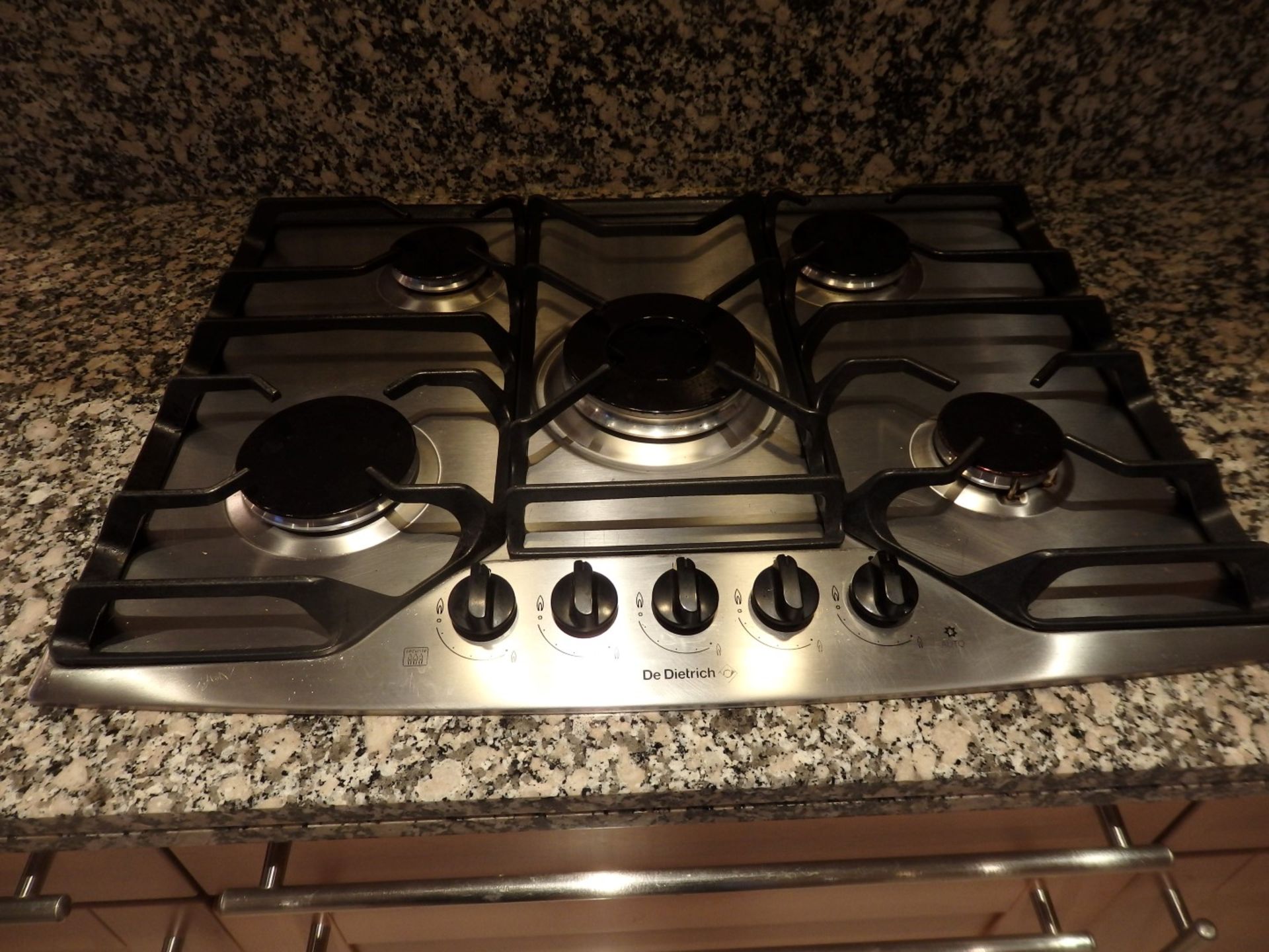 1 x Siematic Fitted Kitchen With Beech Shaker Style Doors, Granite Worktops, Central Island and - Image 34 of 151