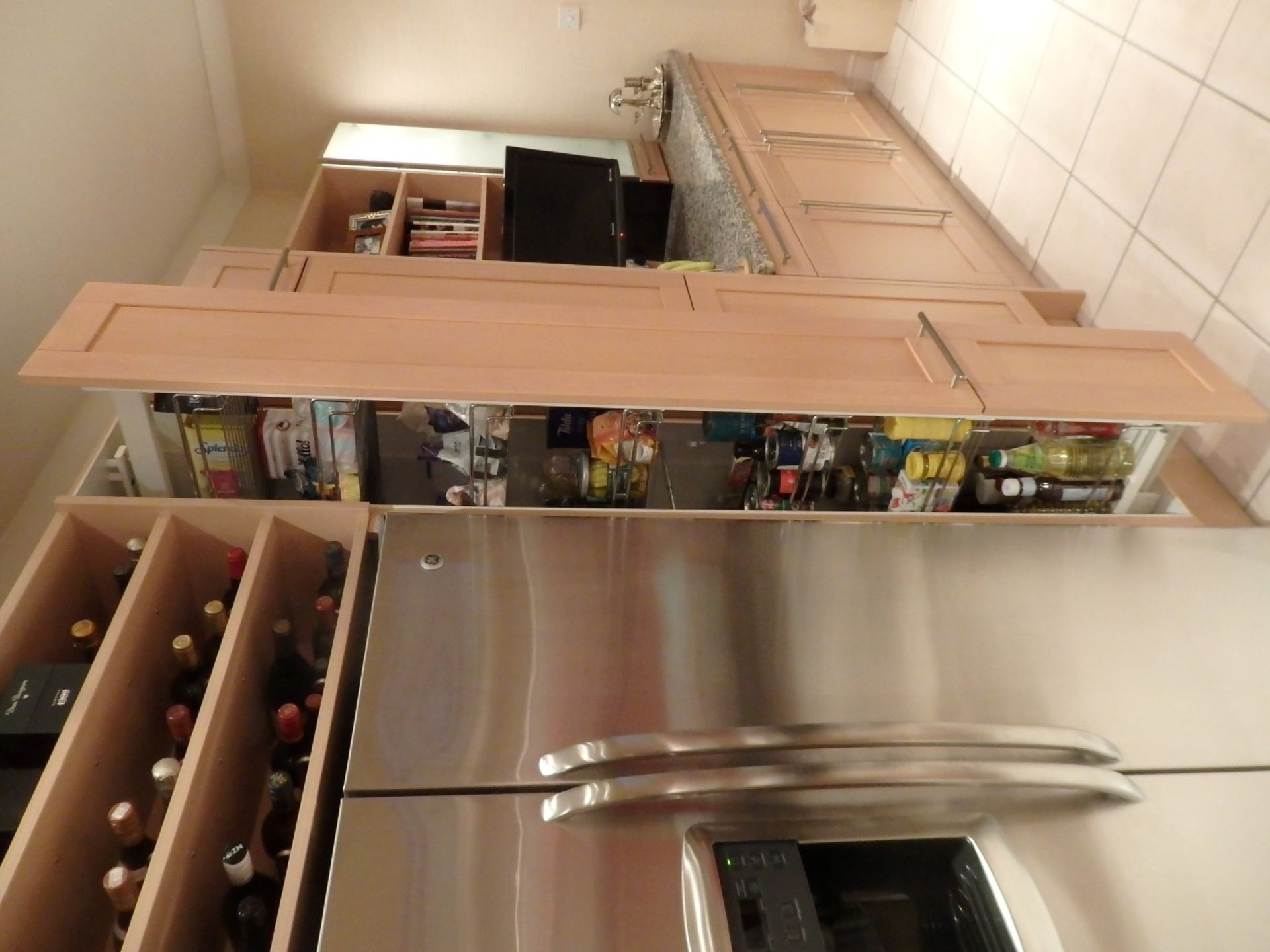 1 x Siematic Fitted Kitchen With Beech Shaker Style Doors, Granite Worktops, Central Island and - Image 102 of 151