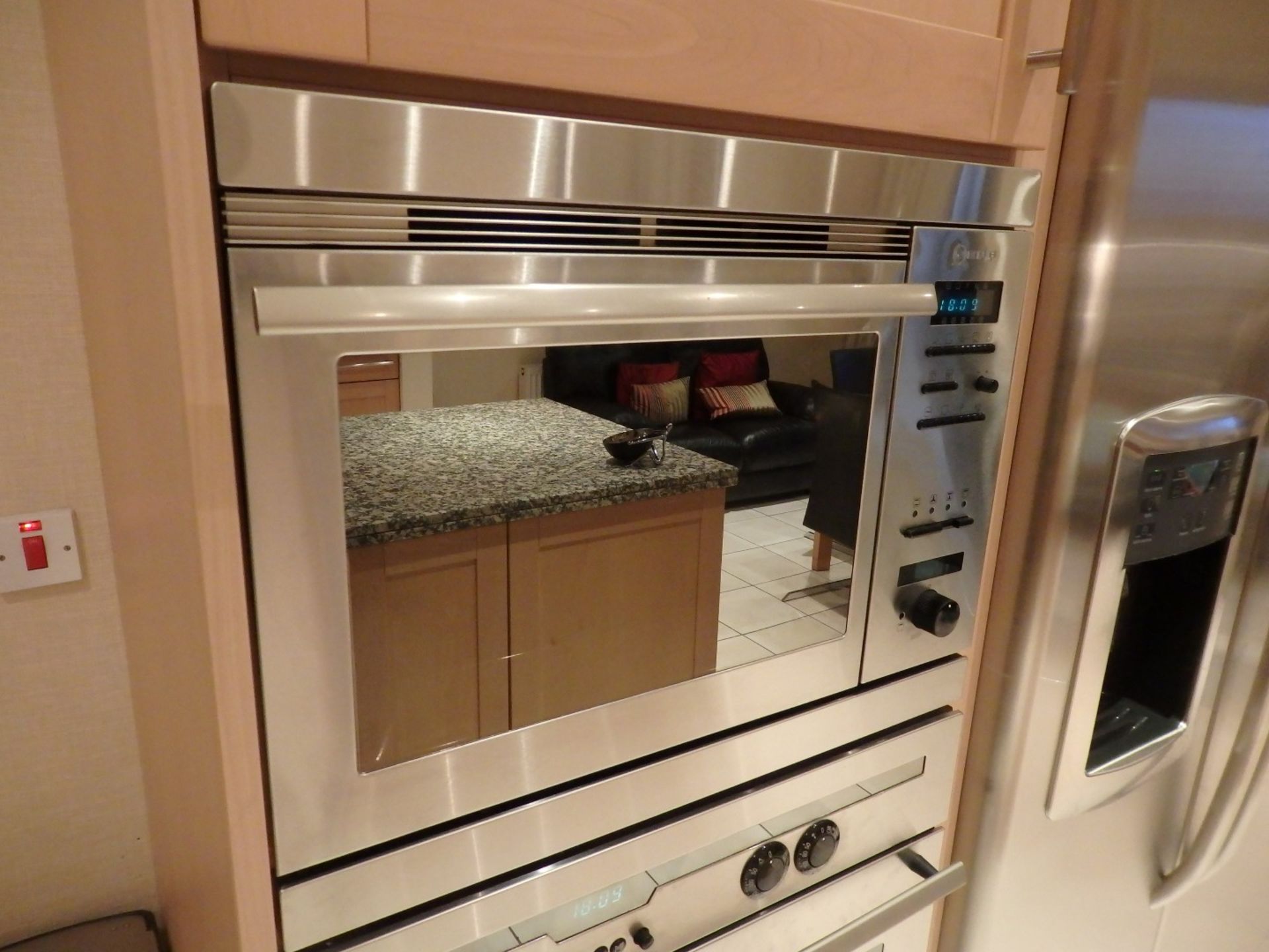 1 x Siematic Fitted Kitchen With Beech Shaker Style Doors, Granite Worktops, Central Island and - Image 80 of 151