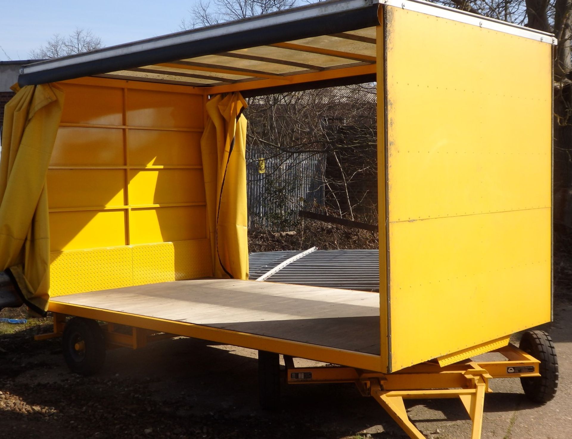 1 x Enclosed Curtain Sided Box Trailer With Turntable Steering - Alexander Trailers Model IP40ST - - Image 2 of 28