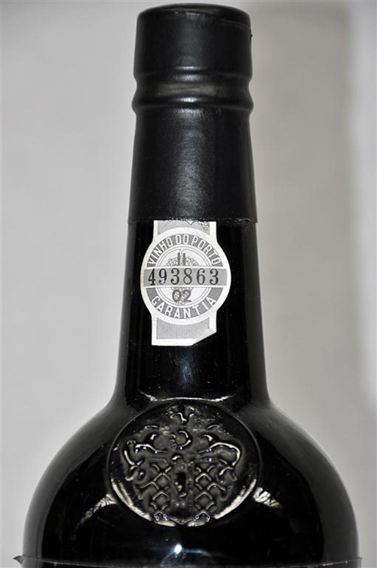 1 x Bottle of Fonseca Vintage Port 1985 - 75cl Bottle Size - 20.5% Volume - Taylor, Fladgate & - Image 2 of 3