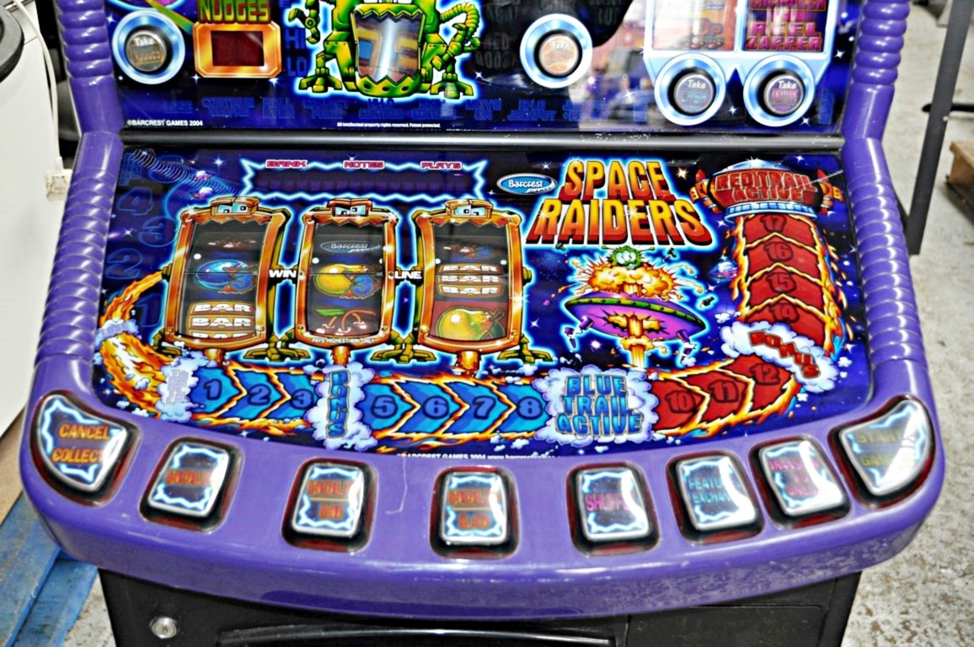 1 x "SPACE RAIDERS" Arcade Fruit Machine - Manufacturer: Barcrest (2004) - £5 + Repeat-Chance - Image 3 of 3