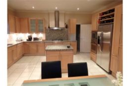 1 x Siematic Fitted Kitchen With Beech Shaker Style Doors, Granite Worktops, Central Island and