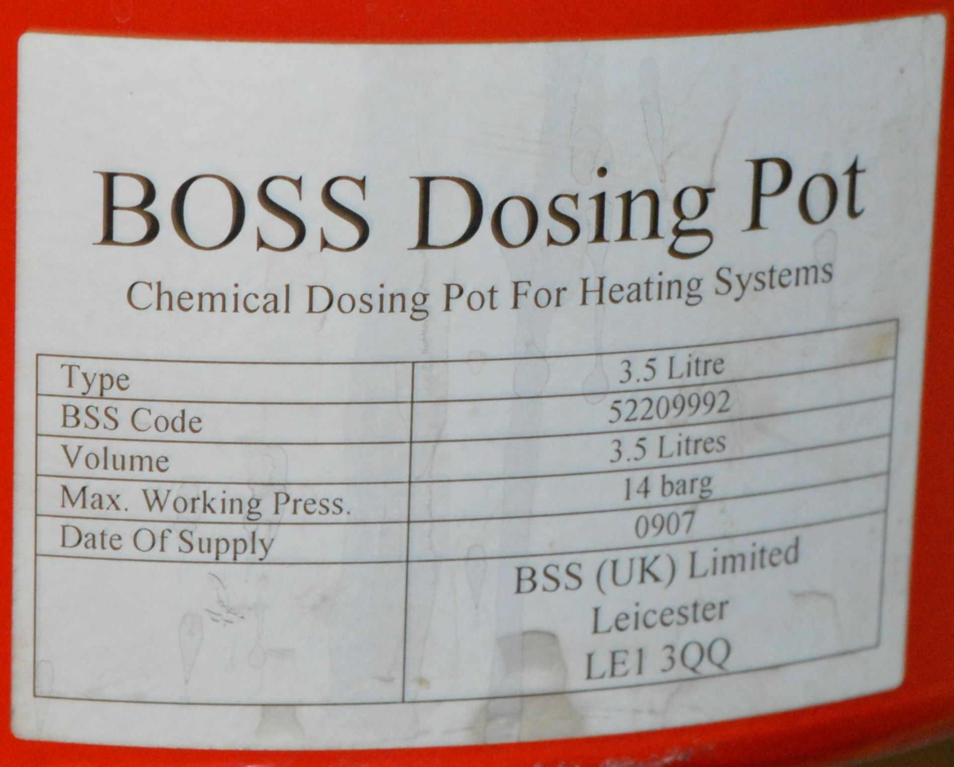 1 x Boss Chemical Dosing Pot For Heating Systems - 3.5 Litre - Designed For The Purpose of Feeding - Image 4 of 4