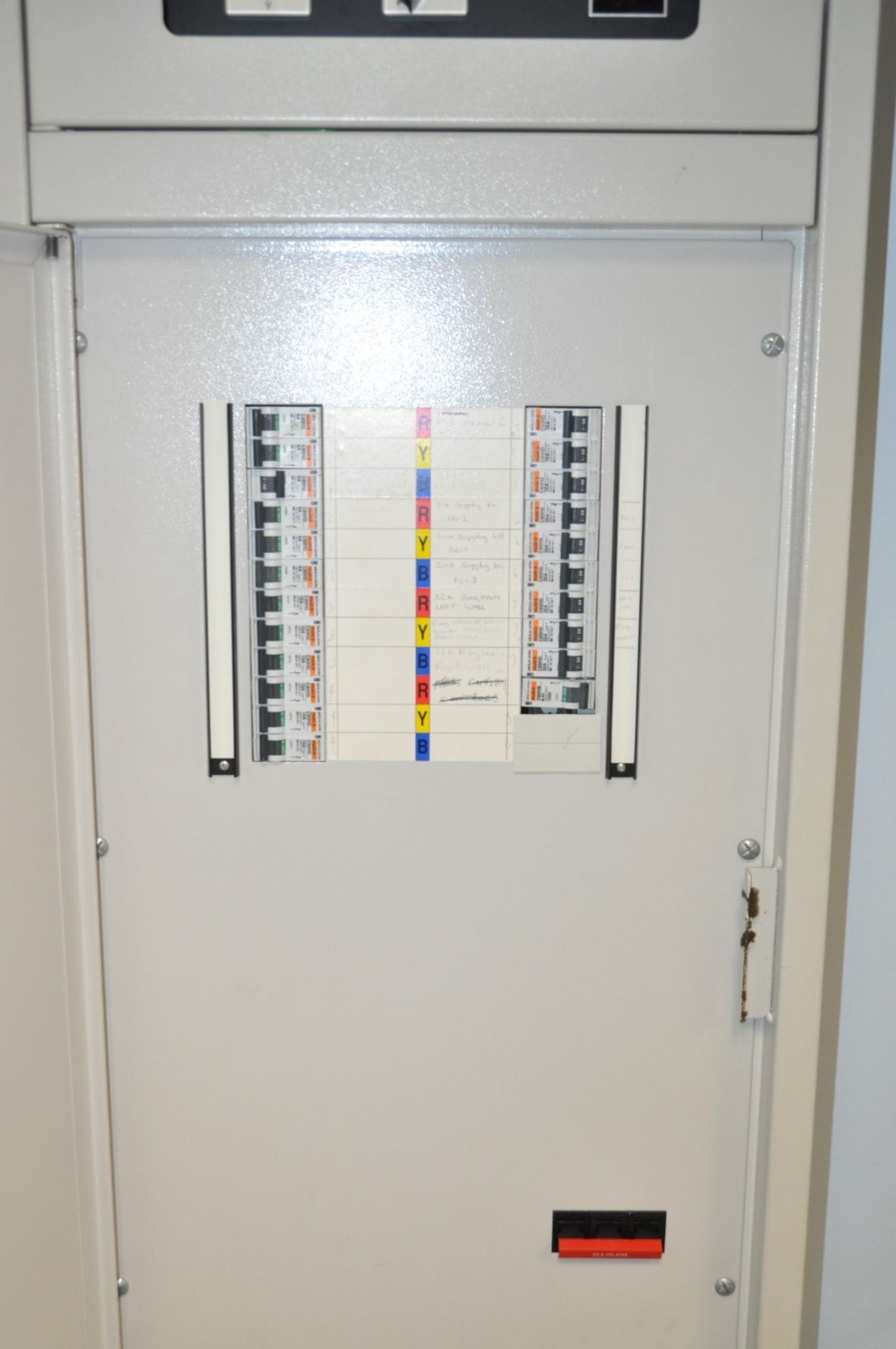 1 x Mardix Power Distribution Unit Cabinet - PDU ADC5 - 163 x 50 cms - Ref L57 1F - Buyer to - Image 4 of 4