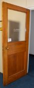 1 x Vintage Solid Oak Internal Door With Brass Door Knobs - H211 x w90.7 x D4.5 cms - Ref 356 2F -
