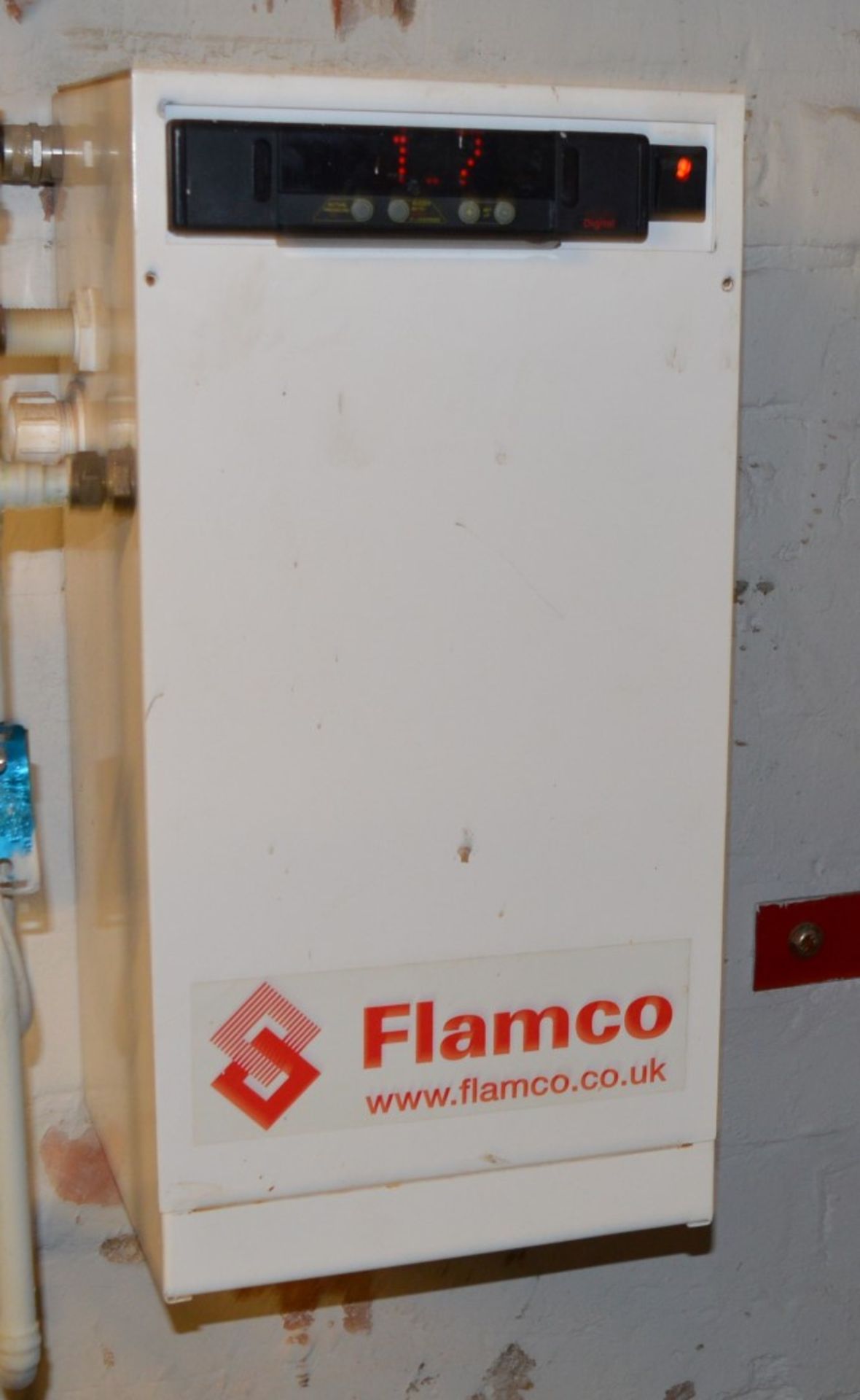 1 x Flamco Flexfiller Midi 125D Single Pump Wall Mounted Digital Pressurisation Unit - For use on - Image 3 of 7