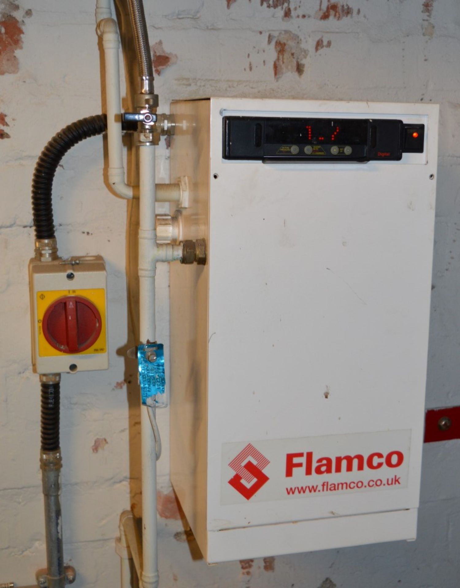 1 x Flamco Flexfiller Midi 125D Single Pump Wall Mounted Digital Pressurisation Unit - For use on - Image 2 of 7