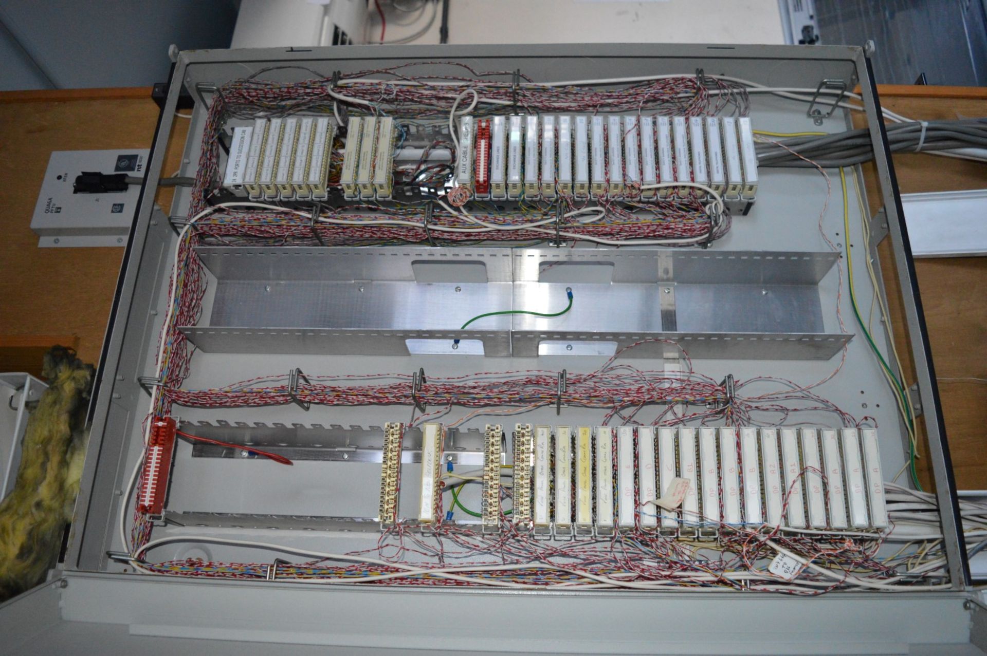 1 x Philips Sophos-s 2PR Ports to Succession Cabinet With Nortal QUA6A Power Fail Transfer Unit - - Image 5 of 8