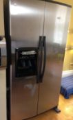1 x Whirlpool American Style Fridge Freezer - Stainless Steel Finish - With Ice and Water