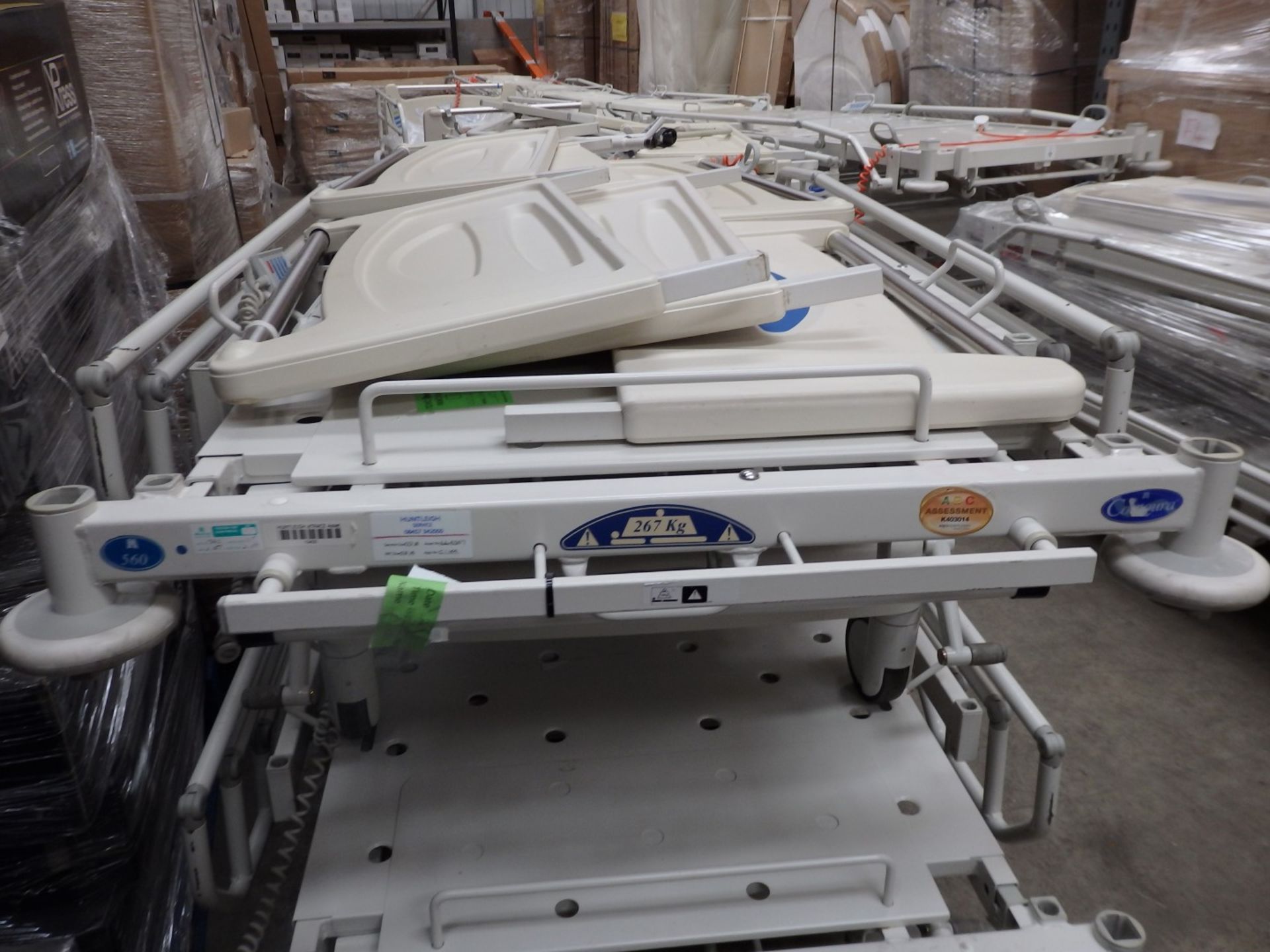 1 x Contoura 560 Huntleigh Electric Hospital Bed - Adult Size - With Side Rails - Four Section - Image 7 of 10