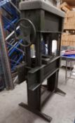 1 x Caltec Large Hydraulic Press - Ref WPM104 - CL057 - Location: Welwyn, Hertfordshire, AL7Viewings