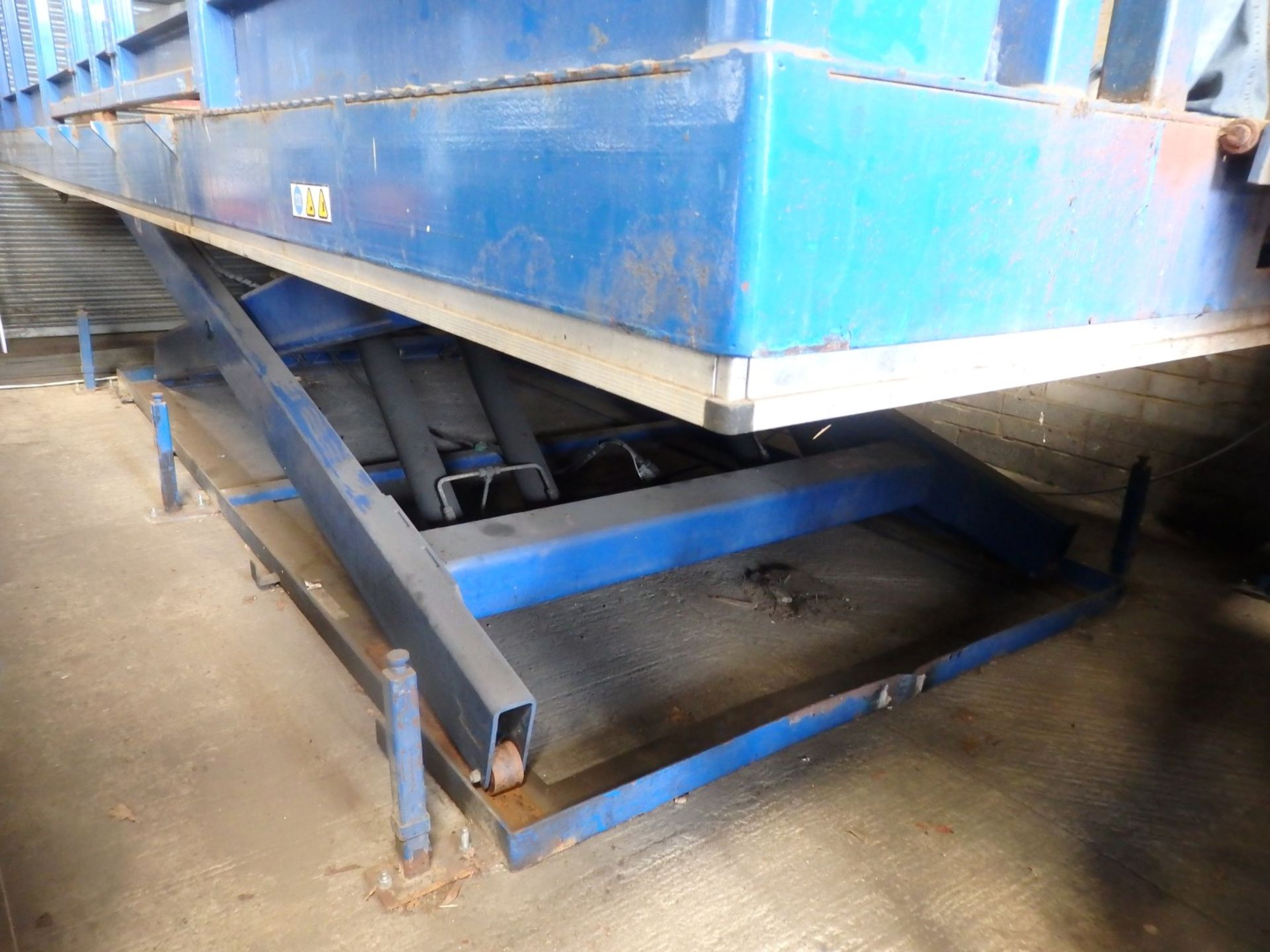 1 x Translyft Loading Bay Hydraulioc Scissor Docking Lift - CL057 - 10ft Lifting Height - 116 Inches - Image 2 of 9