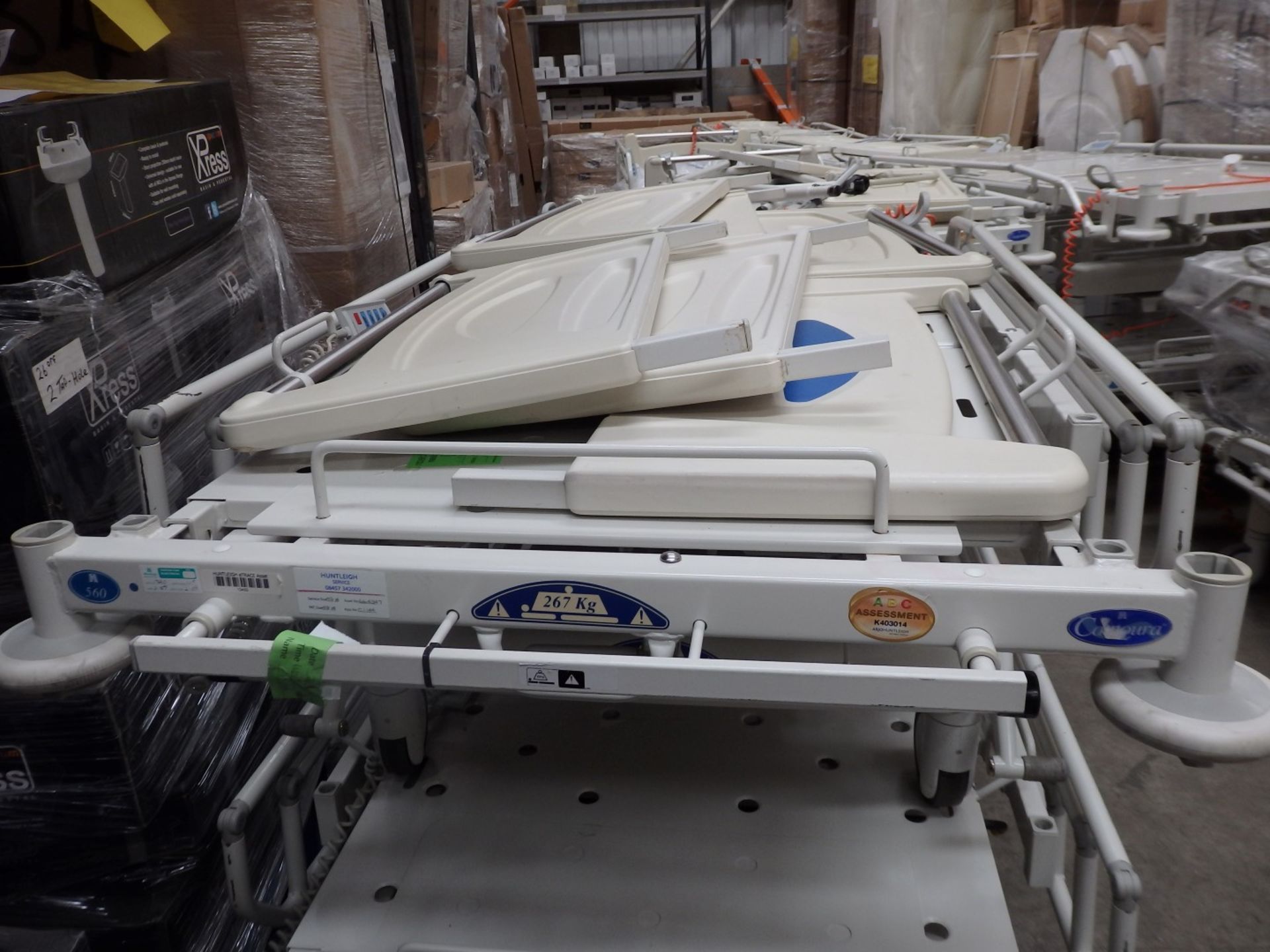 1 x Contoura 560 Huntleigh Electric Hospital Bed - Adult Size - With Side Rails - Four Section - Image 5 of 10