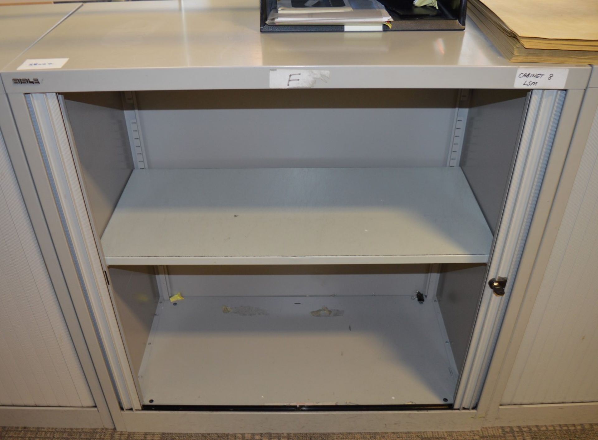 1 x Bisley Office Storage Cabinet With Tambour Sliding Doors - Includes Key - H101 x W100 x D47 cm - - Image 3 of 3