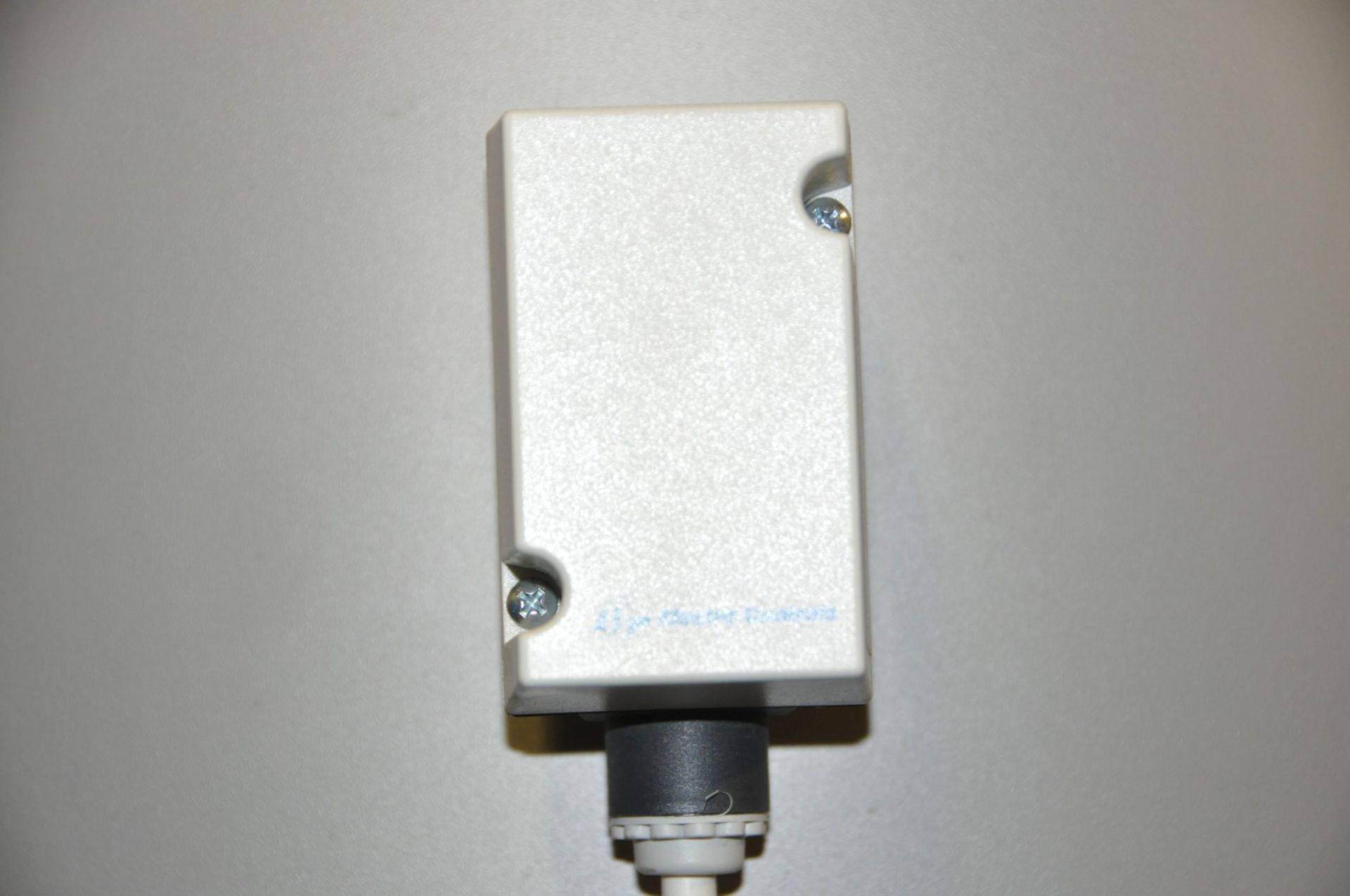 1 x Emmersion Heater Tank With Boss Pressure Gauge and Electronic Controls - Height 155cm - Buyer to - Image 6 of 7