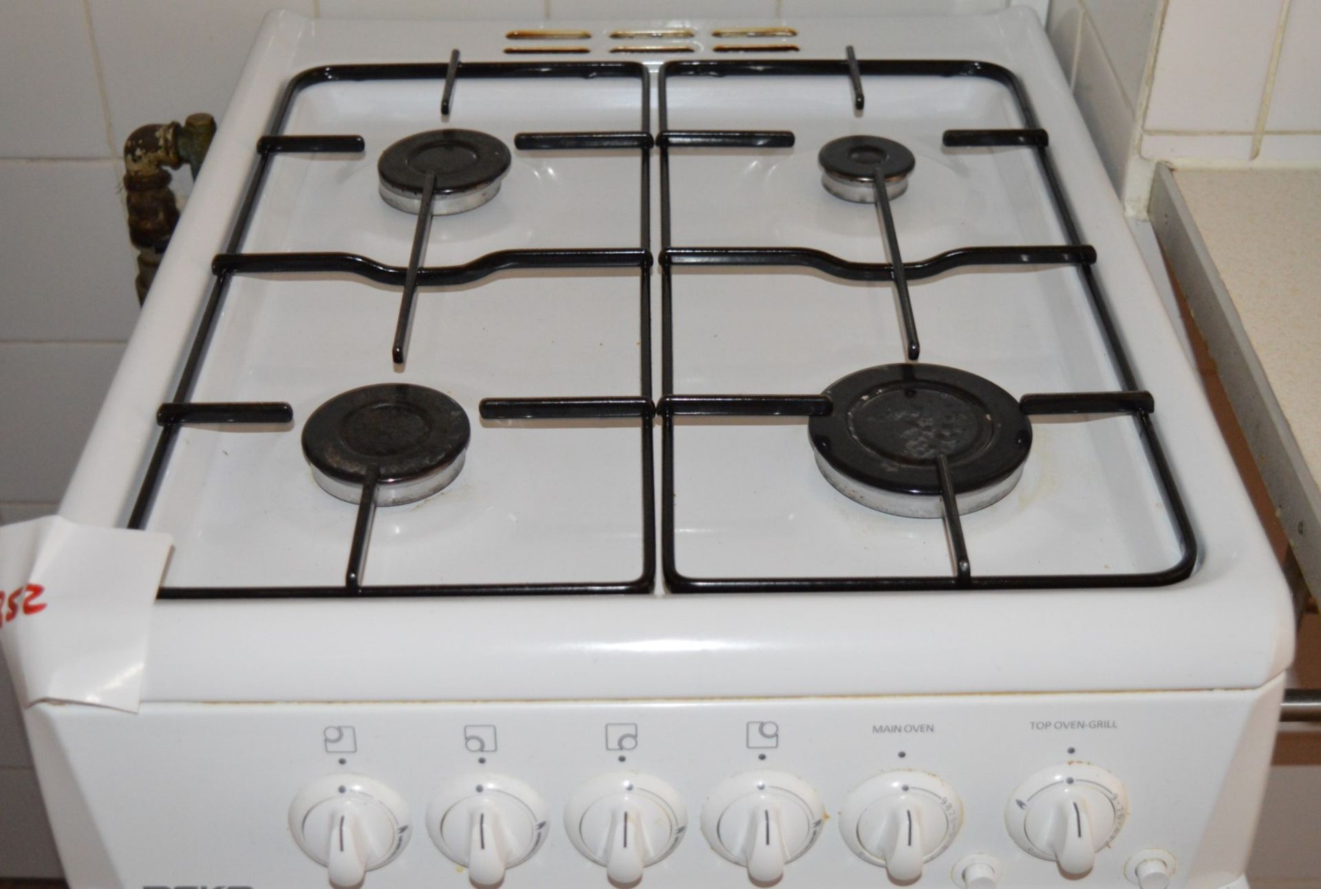 1 x Beko Gas Cooker - Four Burner Hob, Automatic Ignition, 41 Litre Gas Stove and 16 Litre Top - Image 2 of 5