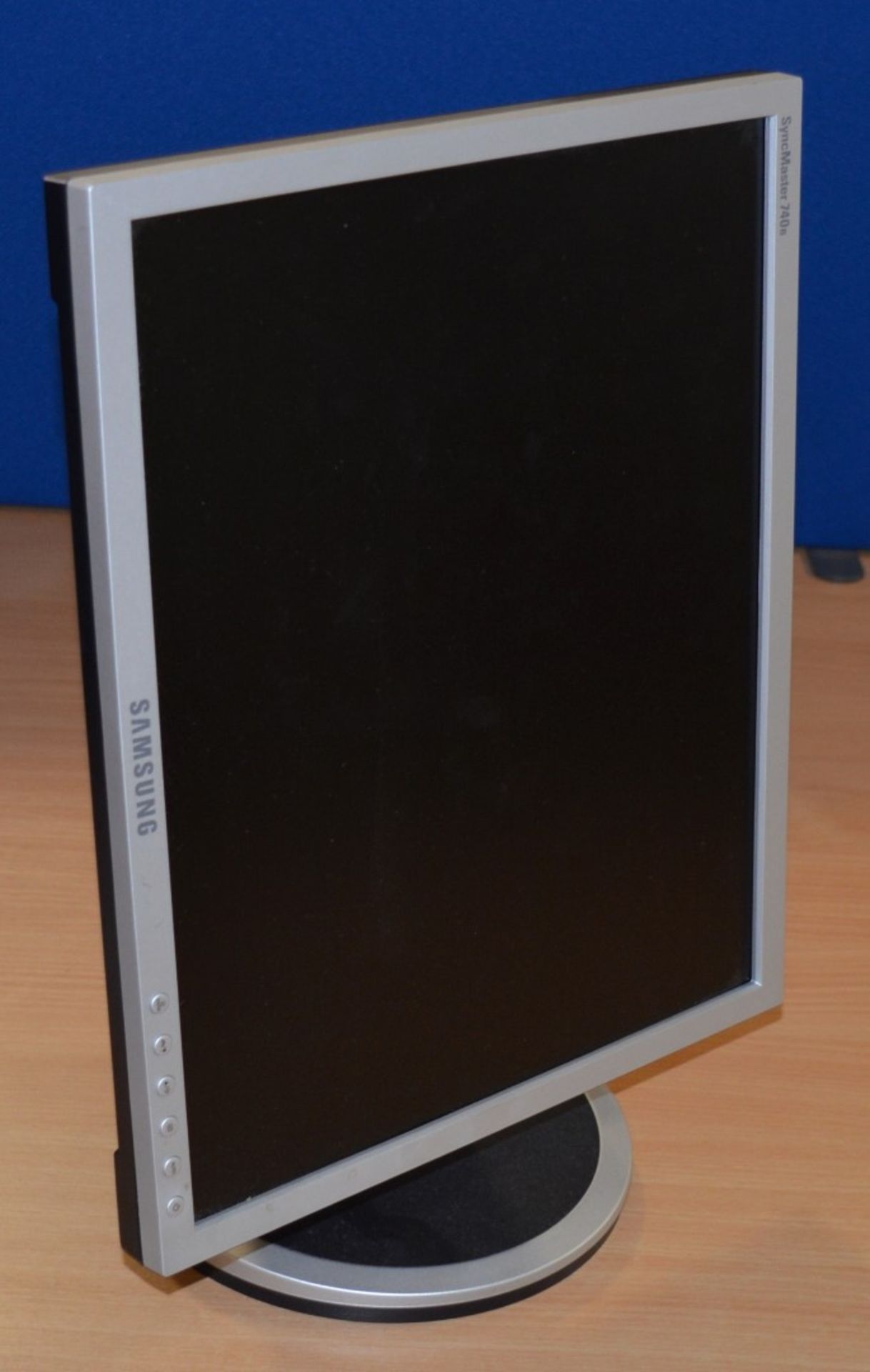 1 x Samsung Syncmaster 740B Flatscreen LCD Monitor - 17 Inch Screen Size - 1280 x 1024 Native - Image 4 of 6
