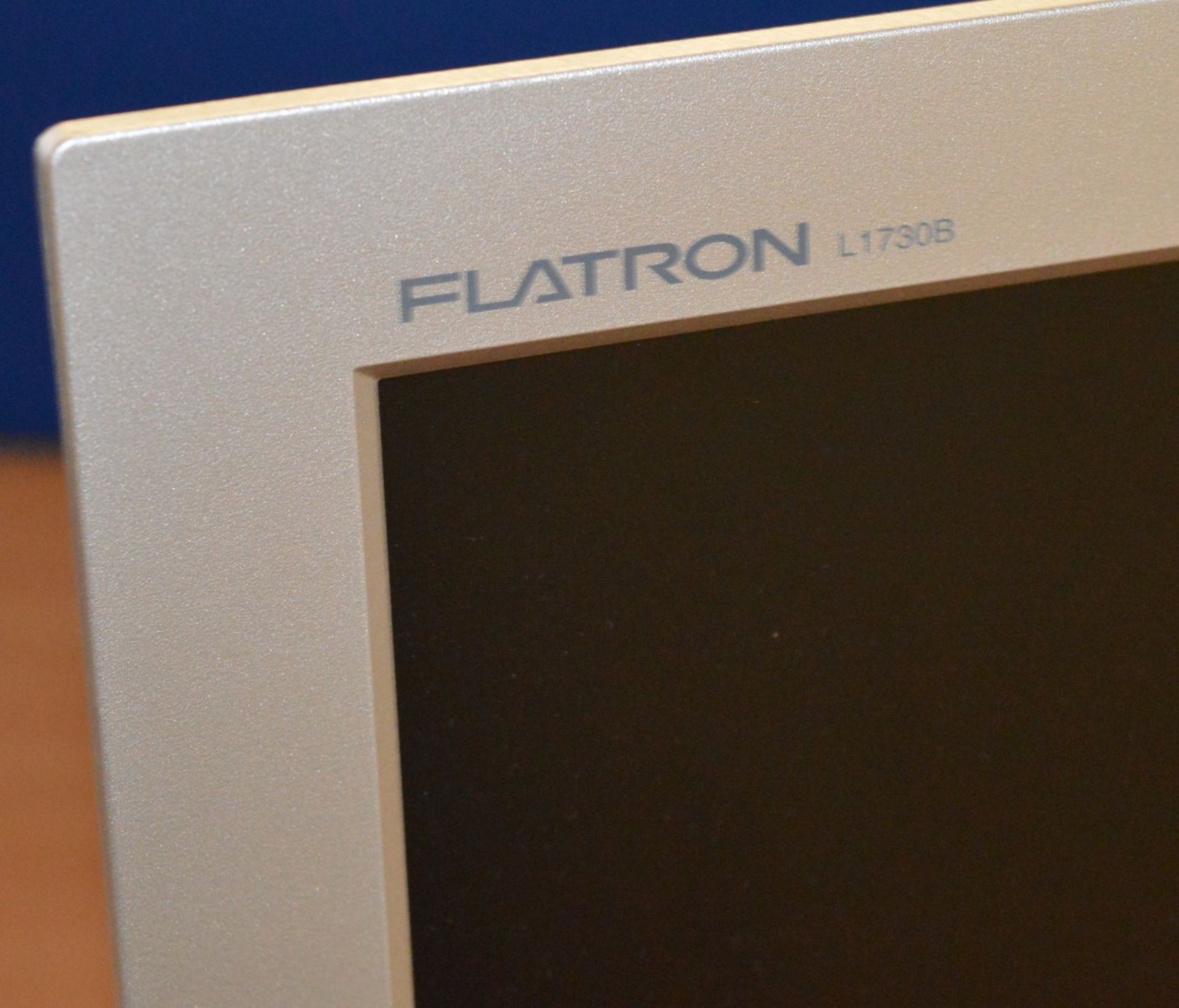 1 x LG Flatron L1730B Flatscreen TFT  Monitor - 17 Inch Screen Size - 1280 x 1024 Native - Image 2 of 4