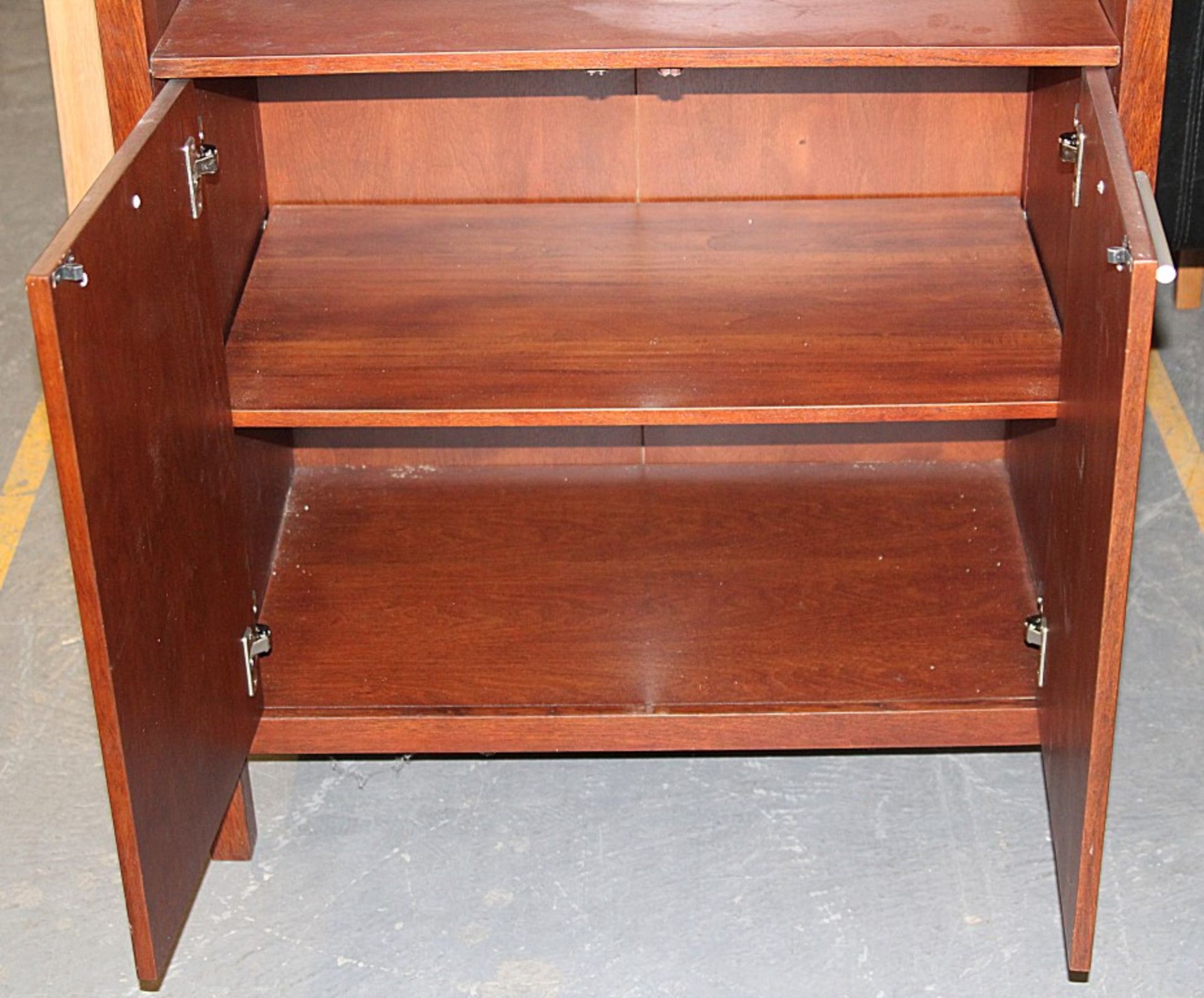 1 x Mahogany 3ft Tall 2 Door / 2 Shelf Unit With Glass Shelves – Ref CH017 – Ex Display Stock In - Image 2 of 3