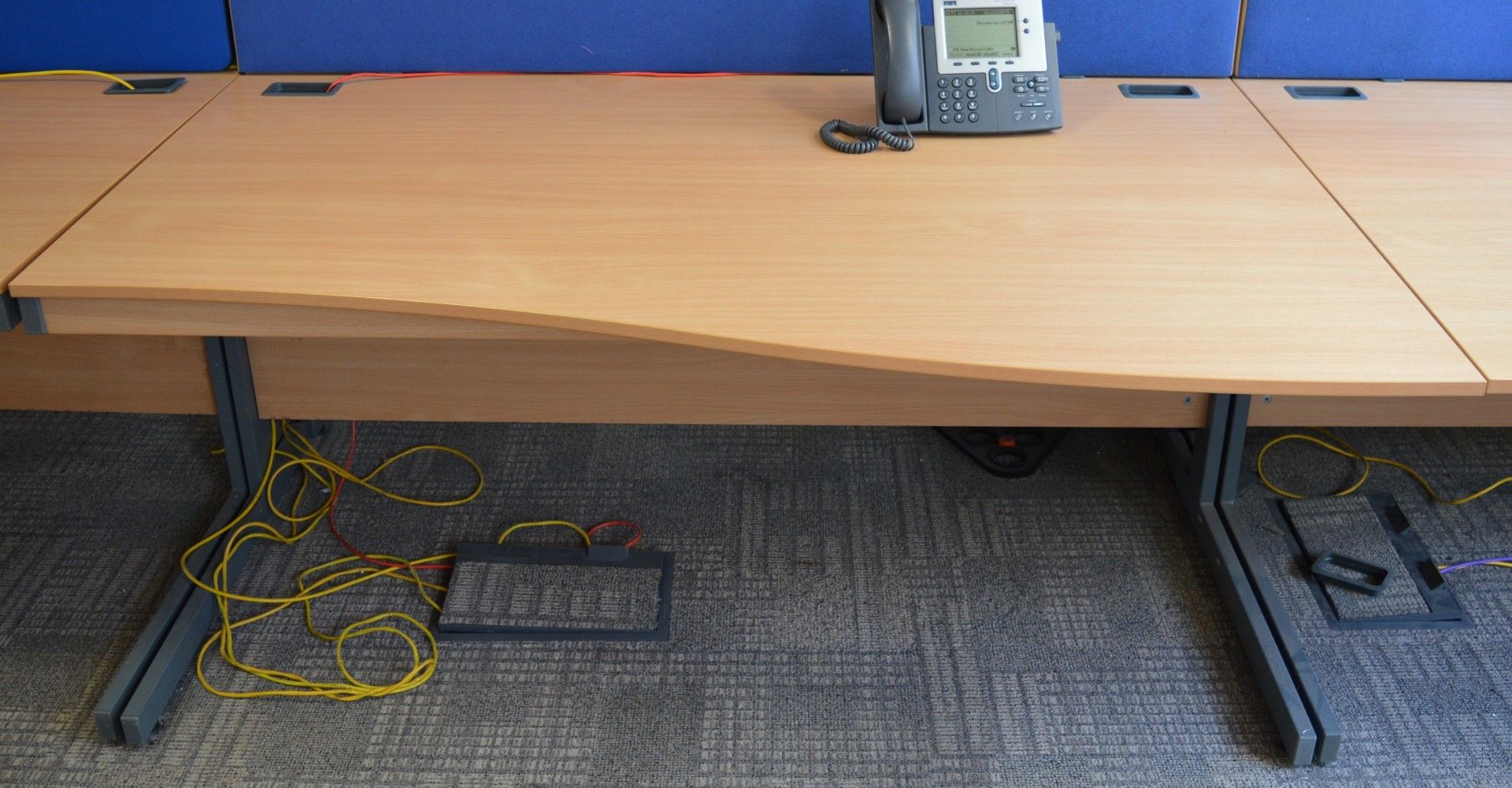 1 x Imperial Office Desk - Right Hand - Quality Beech Desk With Grey Coated Steel Frame - H71 x W160 - Image 3 of 5