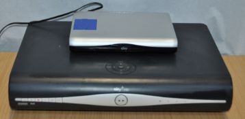 1 x Amstrad SKY Plus HD Box With Sky Internet Router - Model DRX890 - CL105 - Ref LON60 -