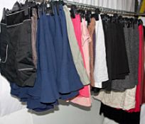 44 x Assorted Women's Skirts – Box311 – Sizes Range From Women's 8-18 - Ref: 0000 - Major Chain