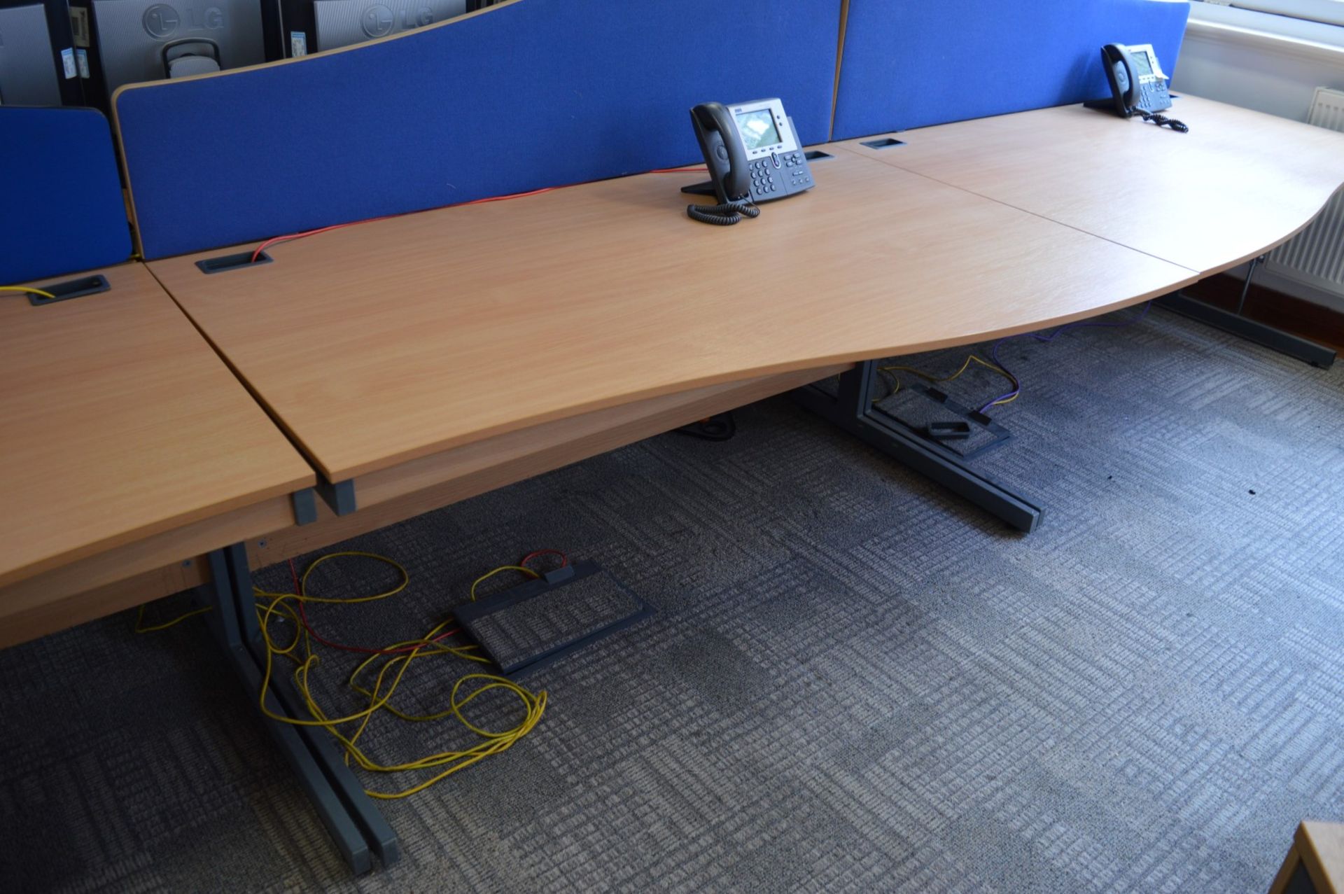6 x Imperial Office Desks With Partition Dividers - Includes 3 Left Hand & 3 Right Hand Desks - - Image 8 of 8