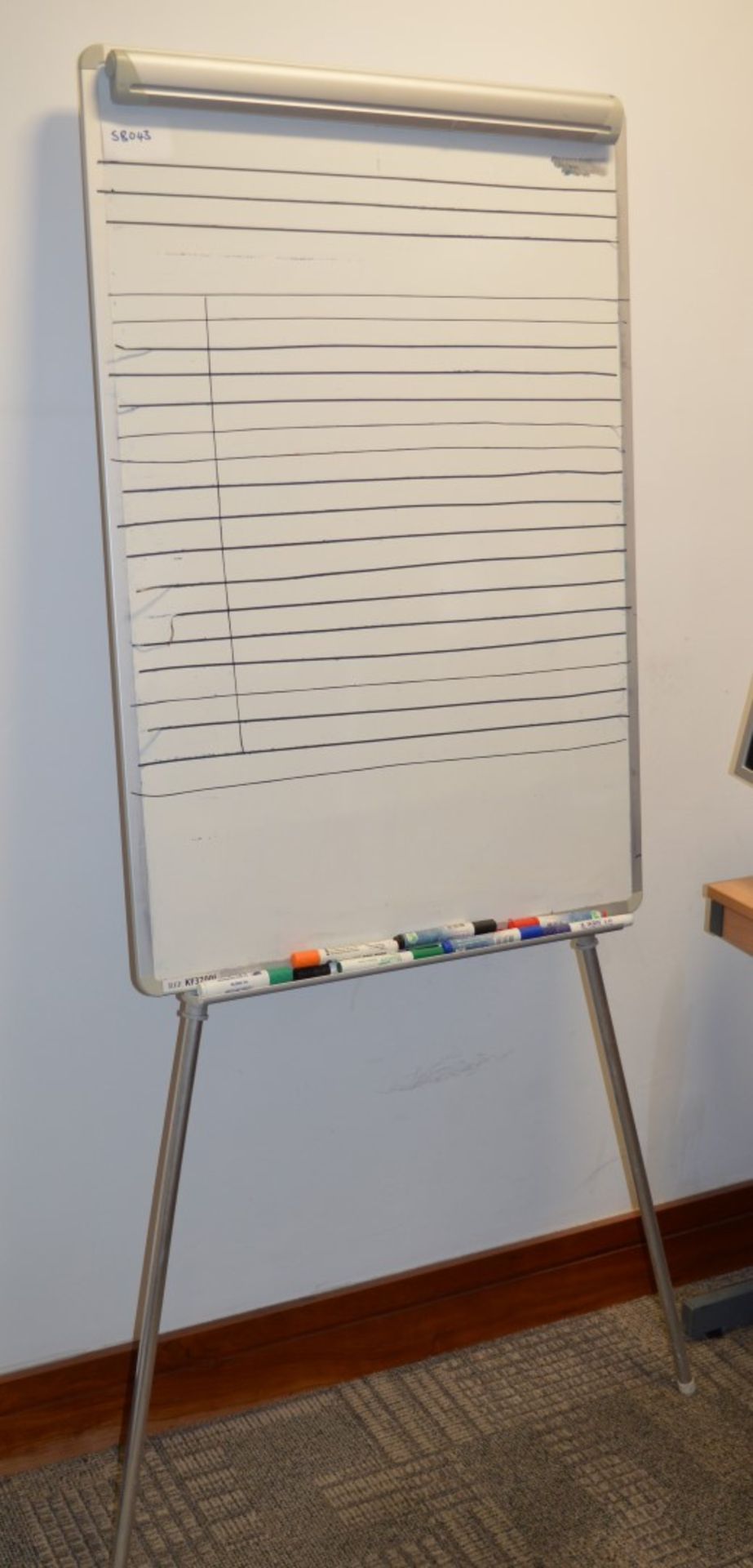 1 x Whiteboard Flip Chart - Overall Height: 170 cm x Board Size: 70 x 100 cm - Ref SB043 - CL106 -