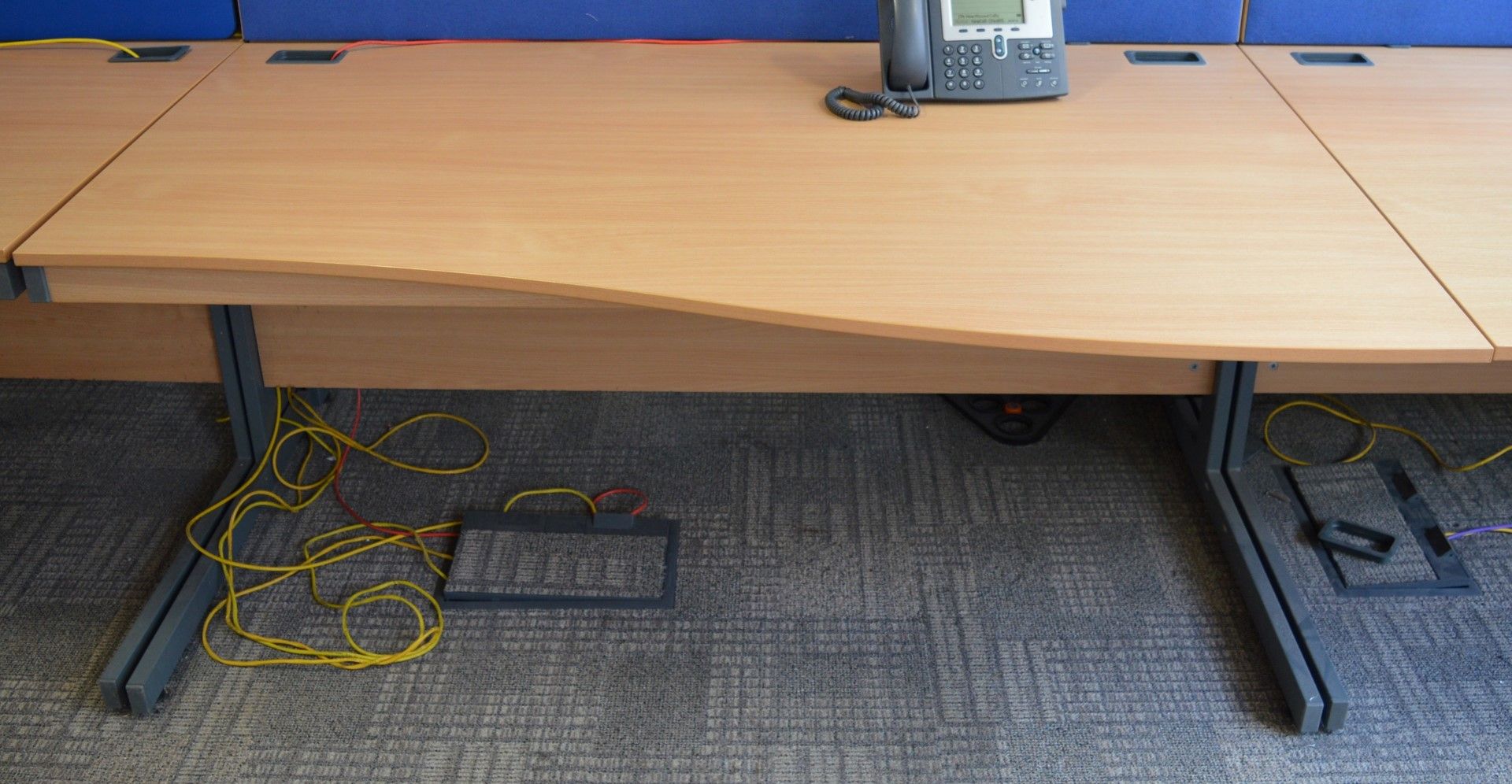 1 x Imperial Office Desk - Right Hand - Quality Beech Desk With Grey Coated Steel Frame - H71 x W160 - Image 3 of 4