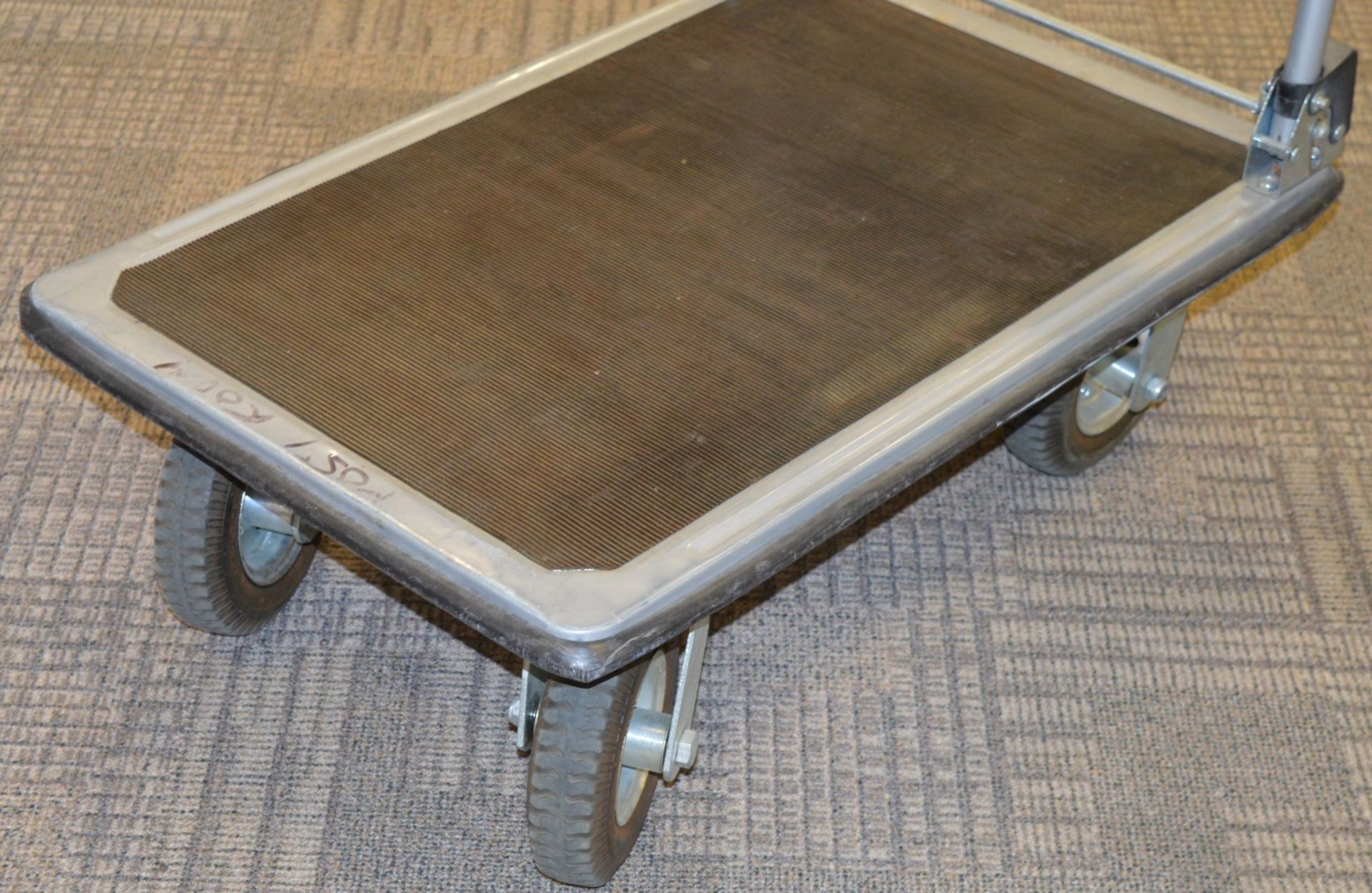 1 x Folding Flatbed Trolley - Large 60x90 cm Flat Bed With Folding Handle and Heavy Duty 8 Inch - Image 2 of 3