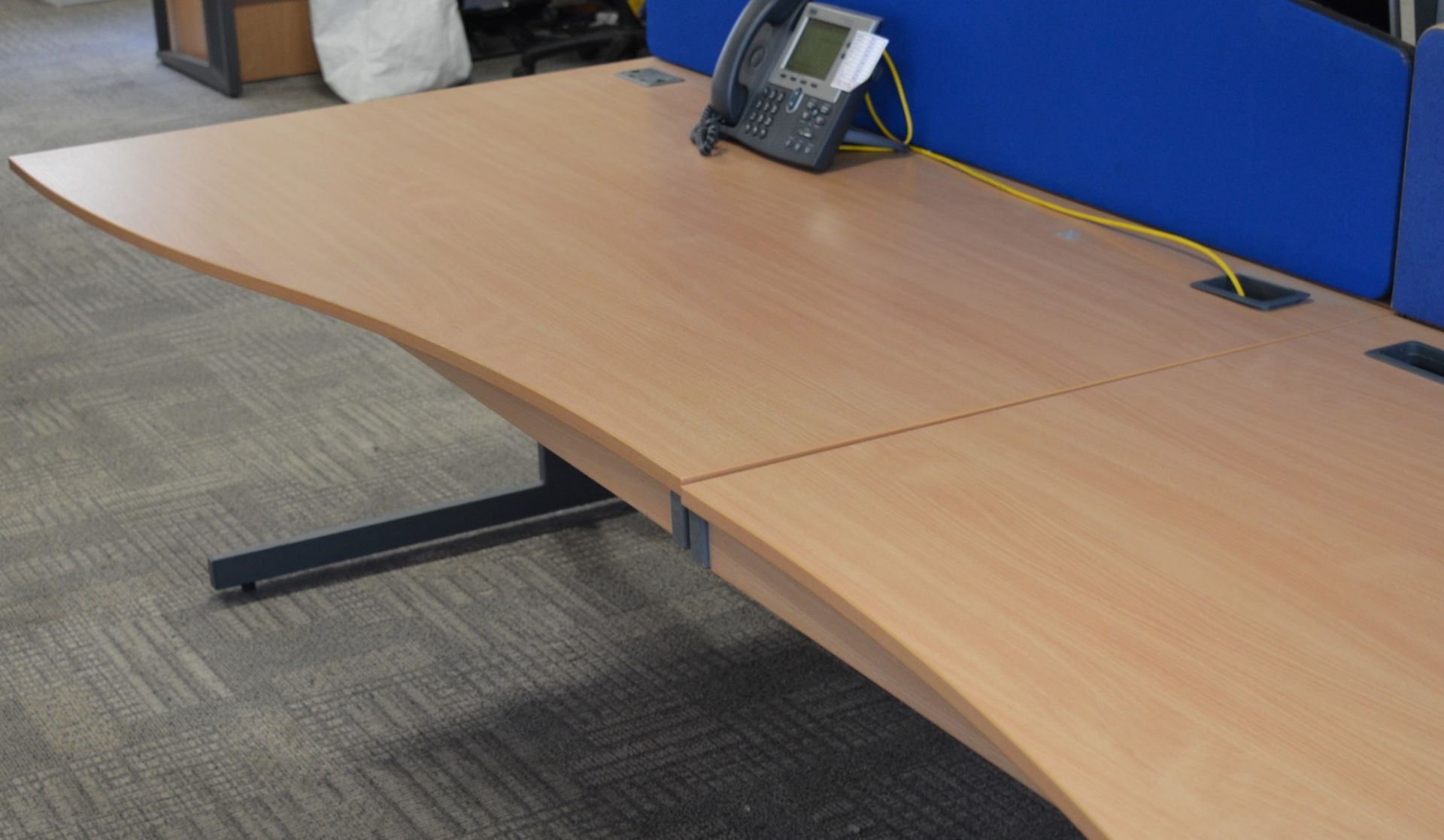 6 x Imperial Office Desks With Partition Dividers - Includes 3 Left Hand & 3 Right Hand Desks - - Image 7 of 8