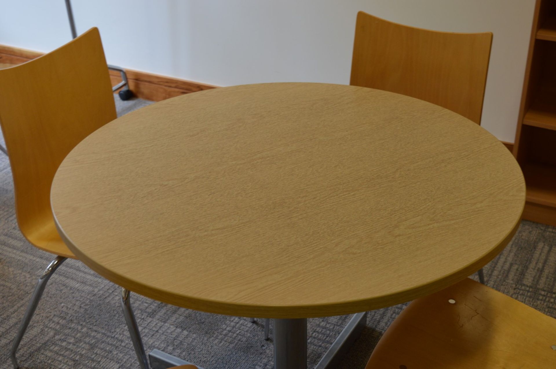 1 x Staff Room Table With Four Matching Chairs - Oak Table Finish and Beech Chairs - Contemporay - Image 4 of 4