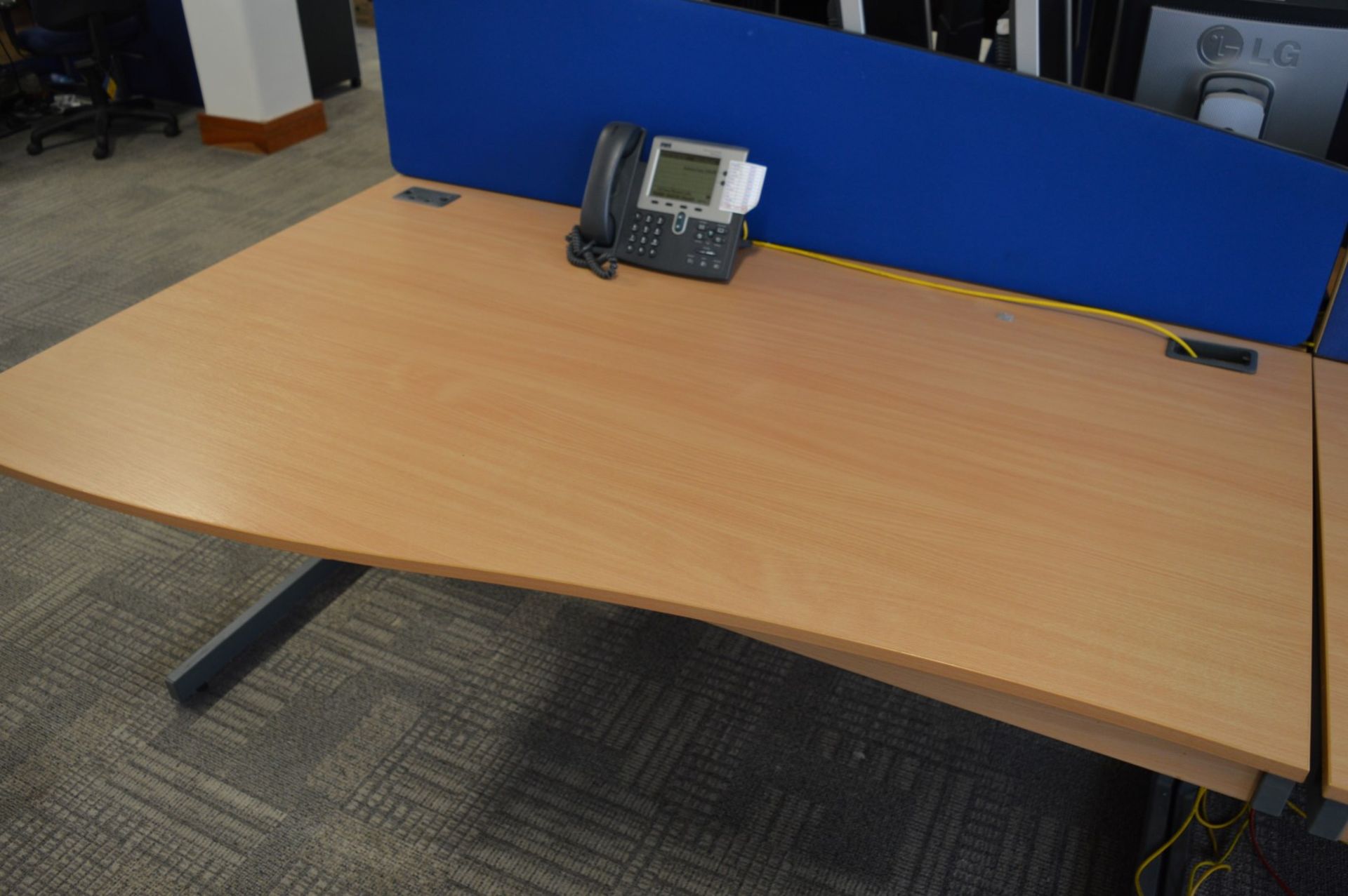 1 x Imperial Office Desk - Left Hand - Quality Beech Desk With Grey Coated Steel Frame - H71 x - Image 4 of 5