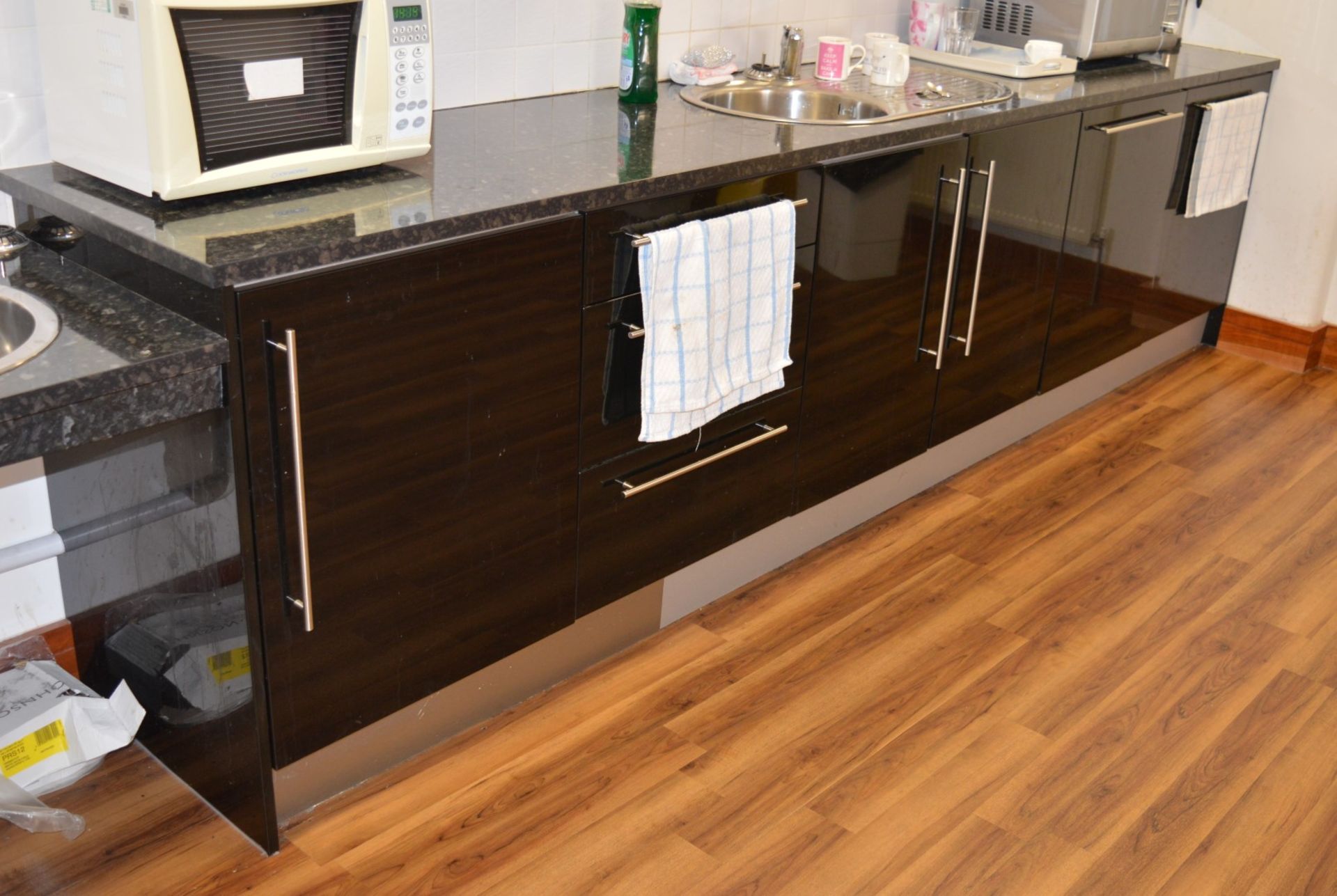 1 x Contemporary Fitted Kitchen in Gloss White and Space Black - Features Integrated Fridge and - Image 4 of 28