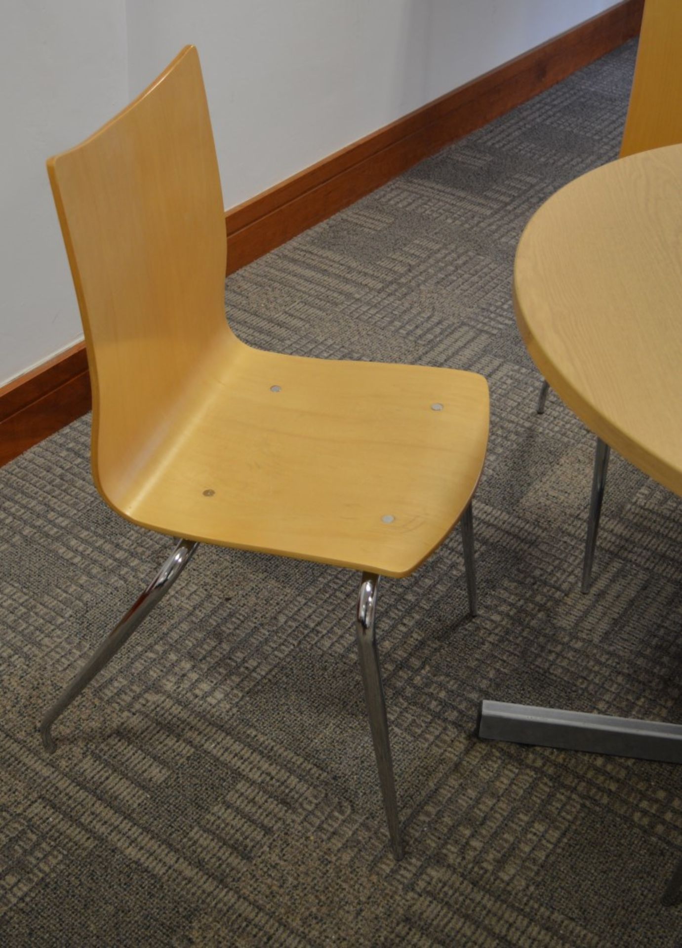 1 x Staff Room Table With Four Matching Chairs - Oak Table Finish and Beech Chairs - Contemporay - Image 3 of 3