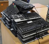 30 x Desktop Computer Keyboards - Generic, HP, Compaq -  From Working Office Environment - Ref SB085
