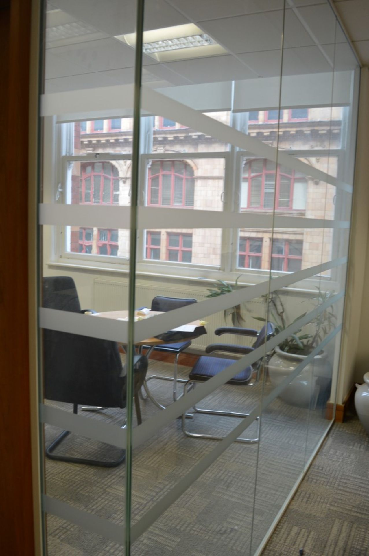 1 x Frameless Glass Partition Corner Office - Perfect For Creating a Contemporary Office Space in - Image 2 of 12